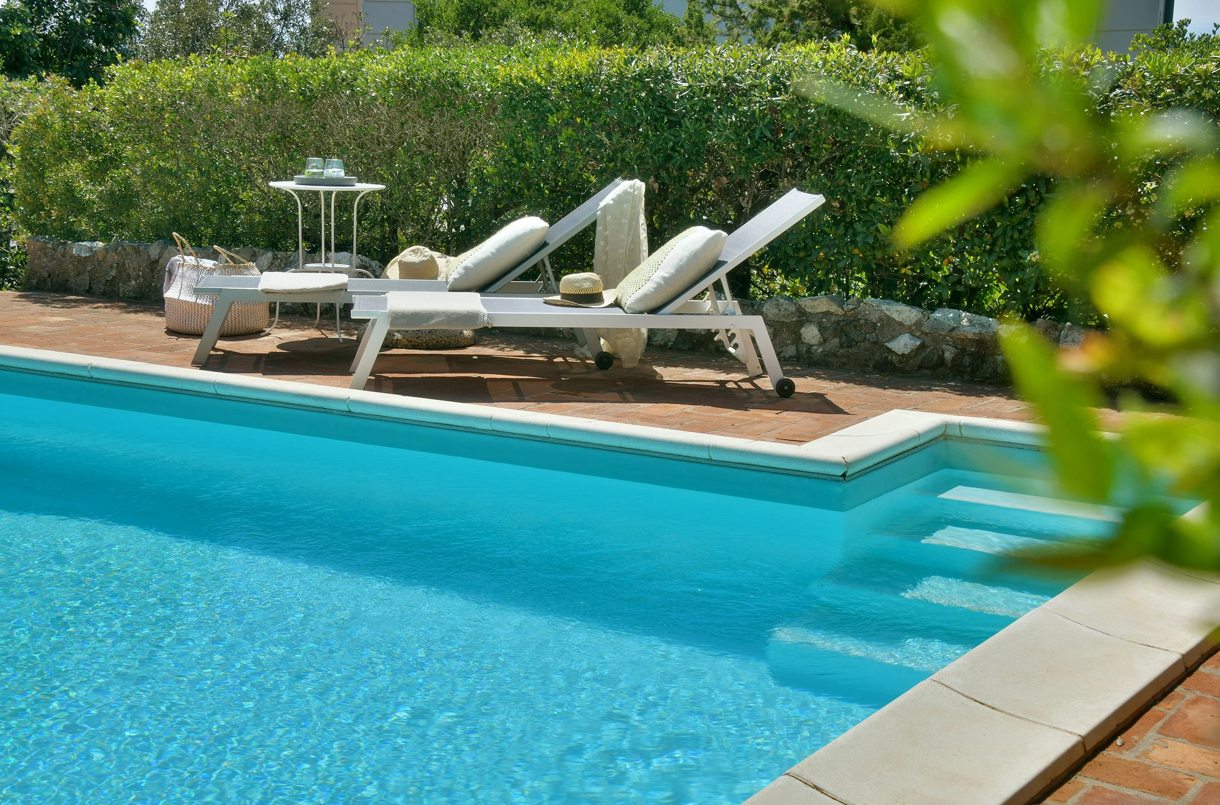 08 Pool.jpg
