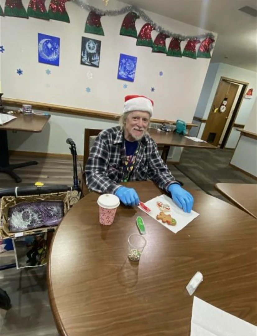 Sweet moments and even sweeter cookies ❤️🎄 Our residents had a holly-jolly time decorating Christmas Cookies!
.
.
.
#AssistedLiving #SeniorLiving #MemoryCare