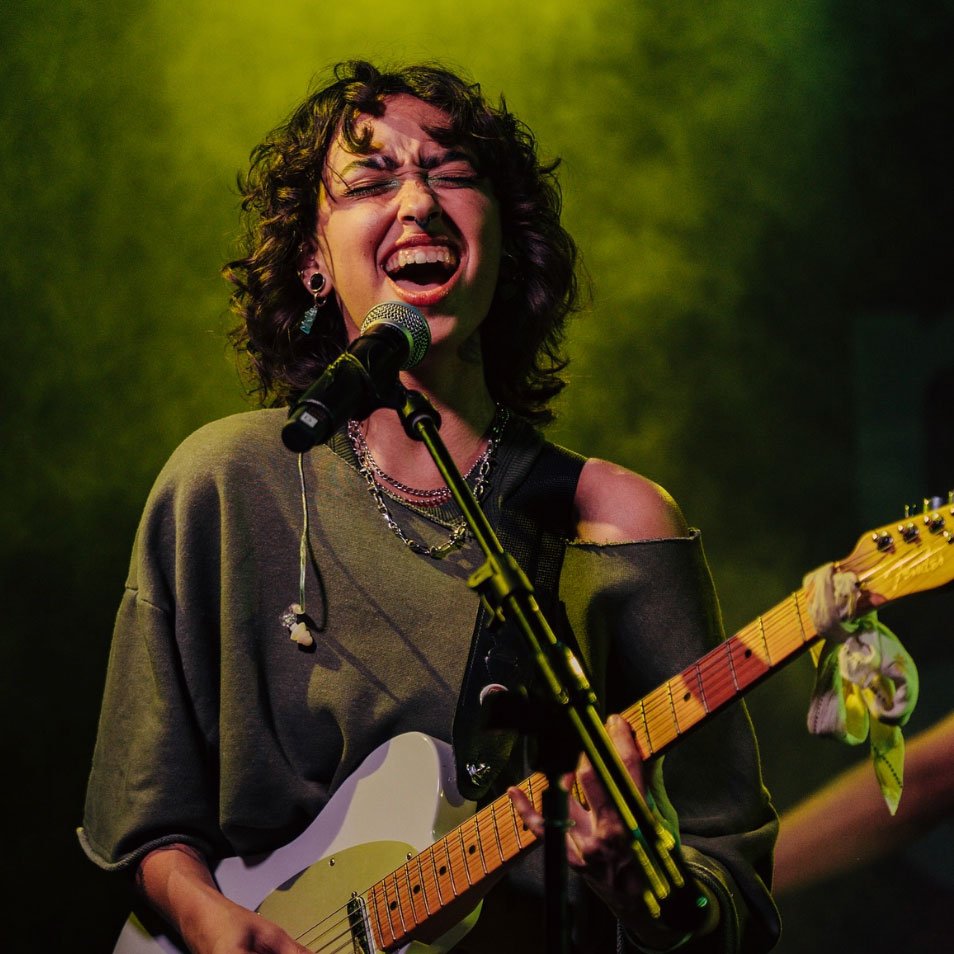 Ceci Leon (2000-01) Member of Latin Grammy–nominated trio Darumas
