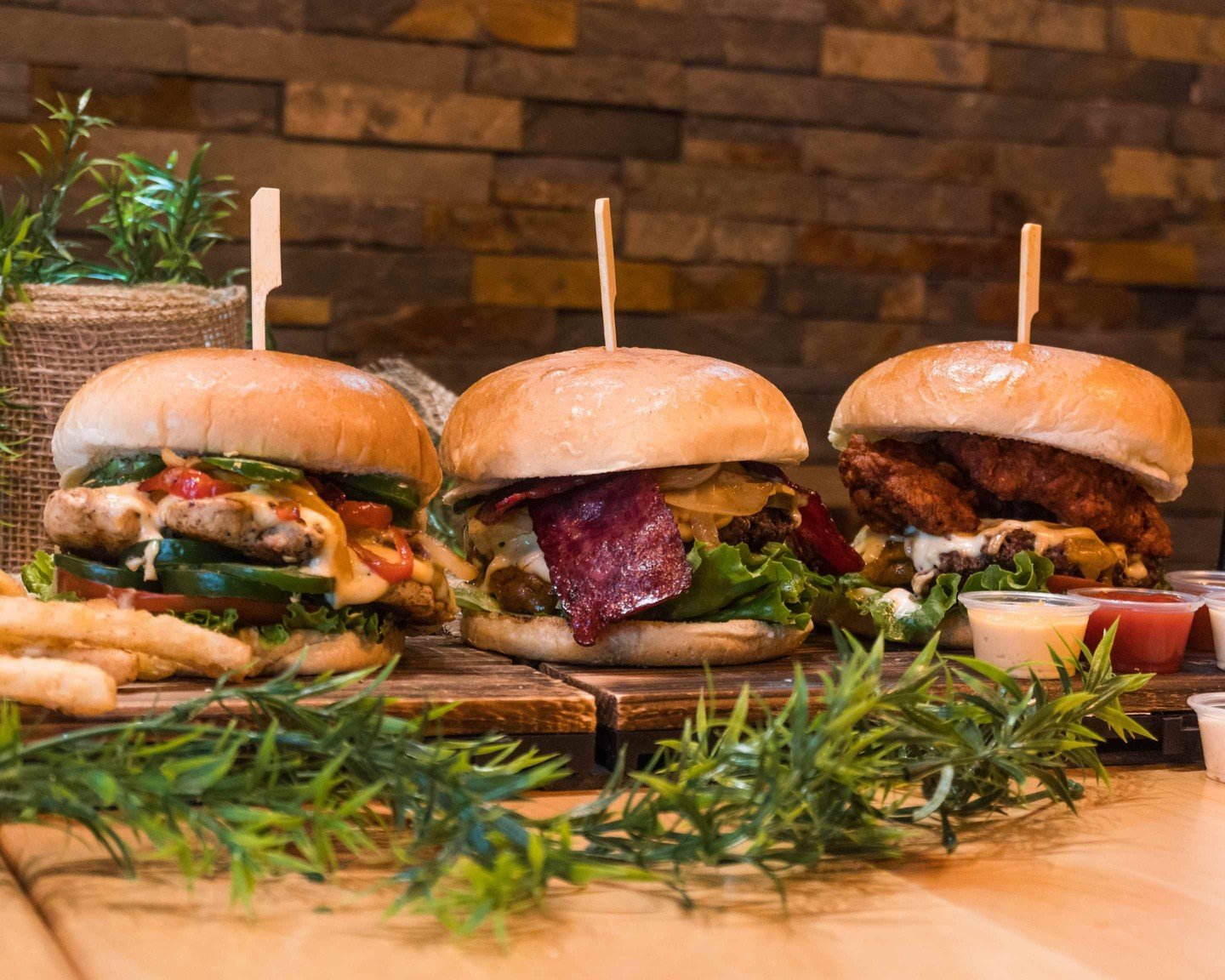 #SpectrumSquareSpotlight @theburgeralley

Juicy burgers, crispy fries, and big flavour done right. If you&rsquo;re looking for a spot that delivers comfort food at its best, Burger Alley is the move! Visit them to satisfy your burger cravings. 🍔

Ph