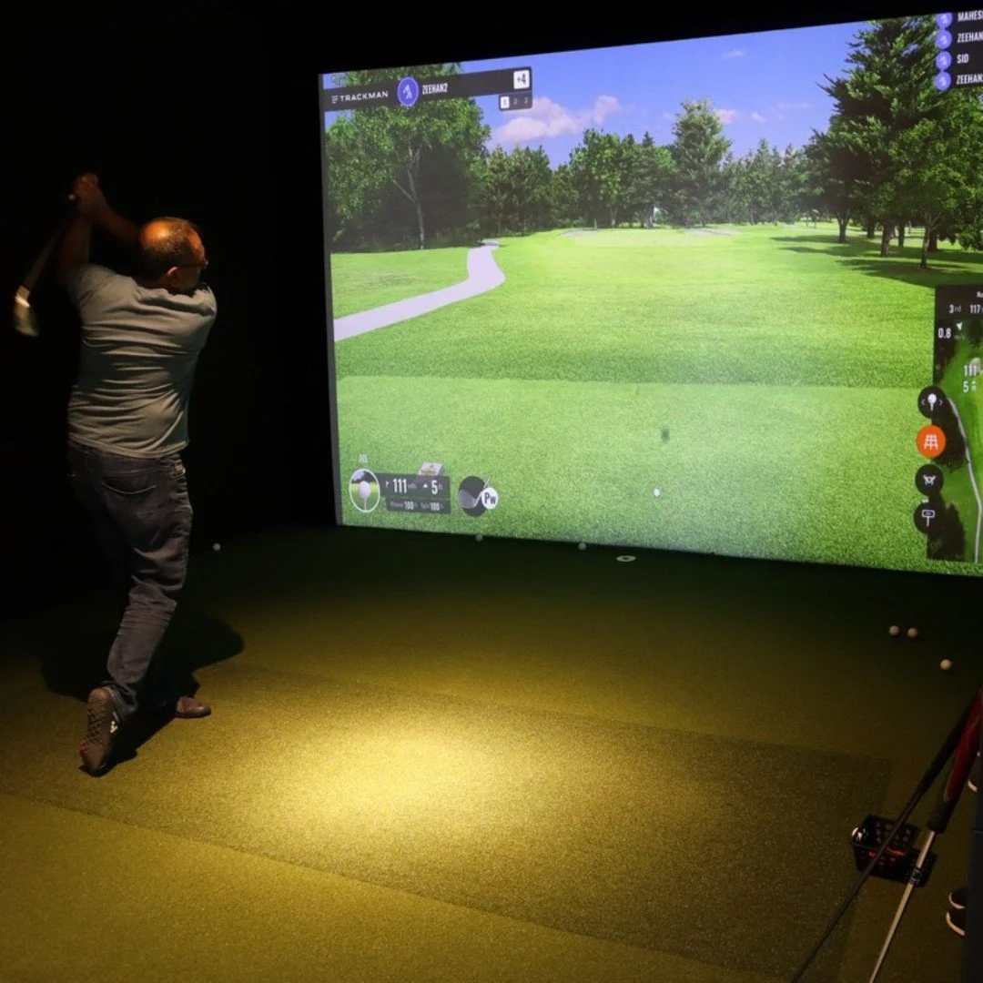 #SpectrumSquareSpotlight

Looking for a fun way to spend a snowy day? ❄️⛳️

Head to Moho Golf at Spectrum Square and warm up your swing with their state-of-the-art TRACKMAN simulator technology, perfect for seasoned golfers and first-timers alike.

V