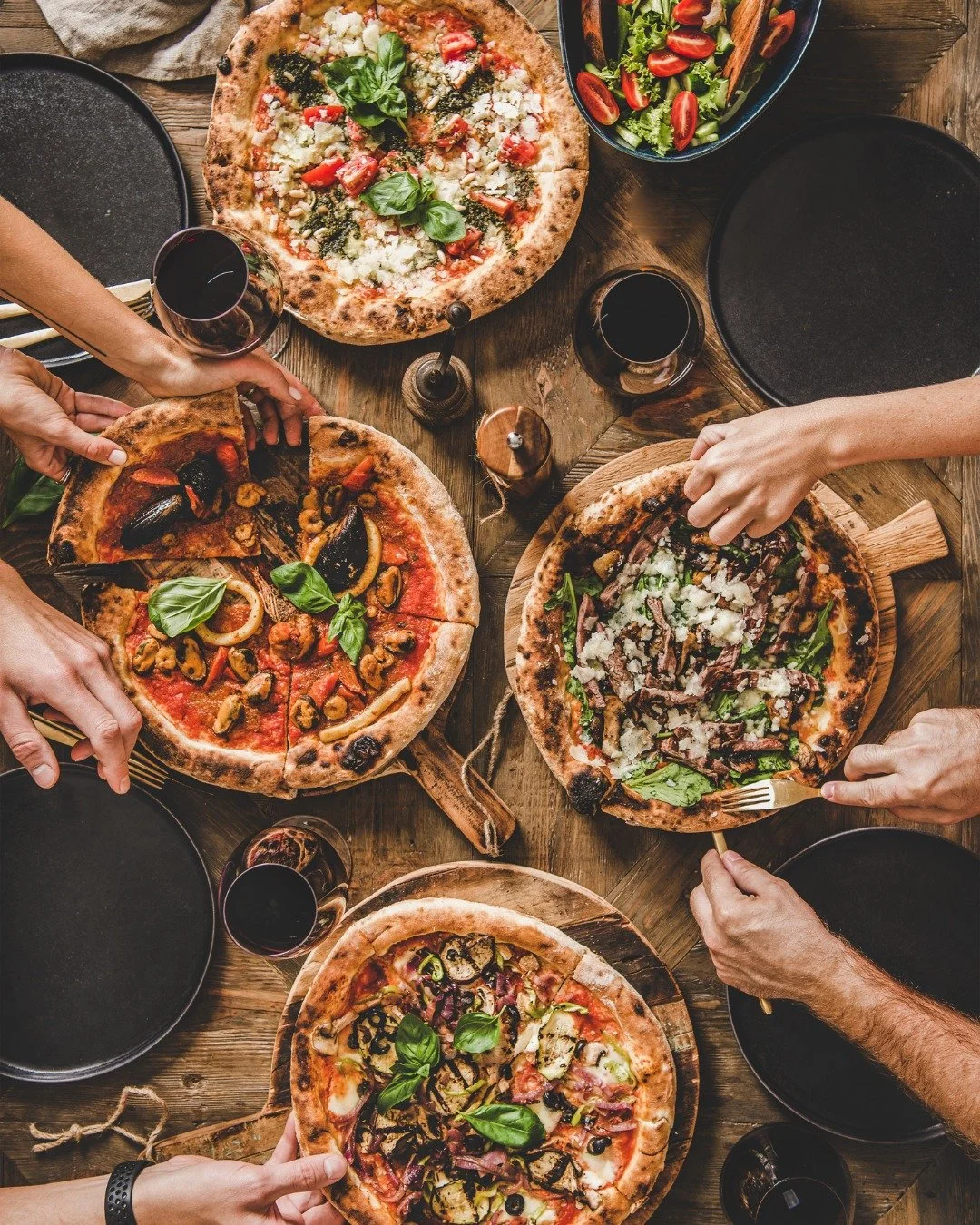 It's National Pizza Party Day. 

And yes, that's your sign to gather the group chat. 🍕

From classic slices to pizza-inspired favourites like manakish at @cheezaatar and shareable bites at @unionsocial, Spectrum Square has everything you need to get