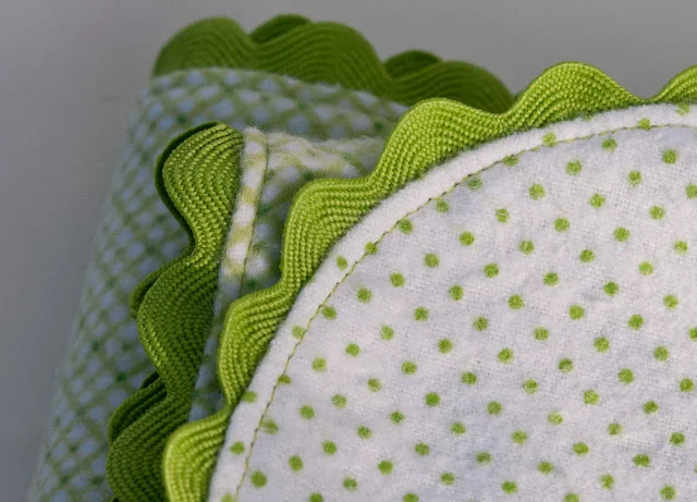 Receiving Blanket with Ric-Rac Edge Tutorial