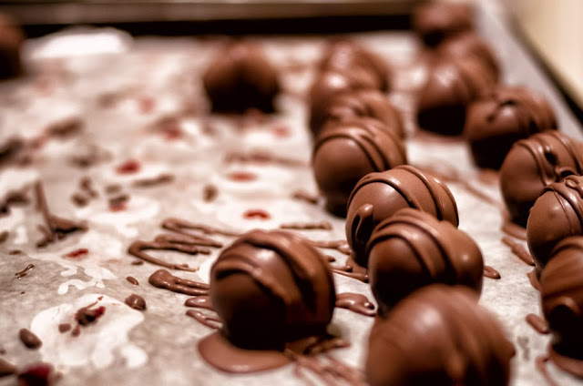 Wordless Wednesday: Cake Balls