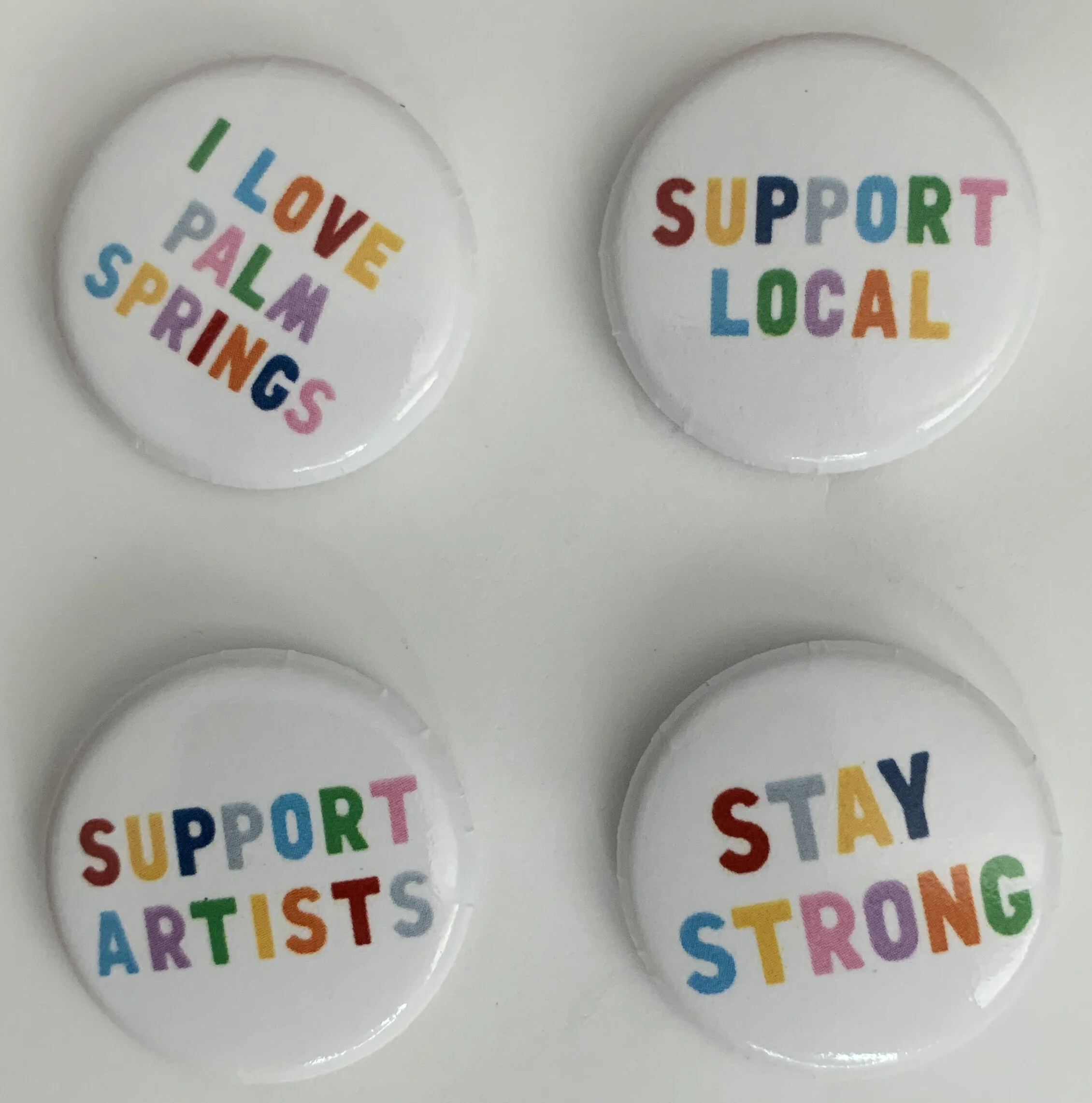 Pack of 4 buttons