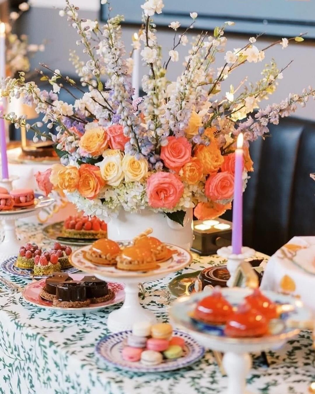Thank you to @setwithgrace_ for sharing their beautiful dessert table presentation featuring our pastries and macarons- what a fun and creative way to offer a variety of desserts to the guests at your next event!