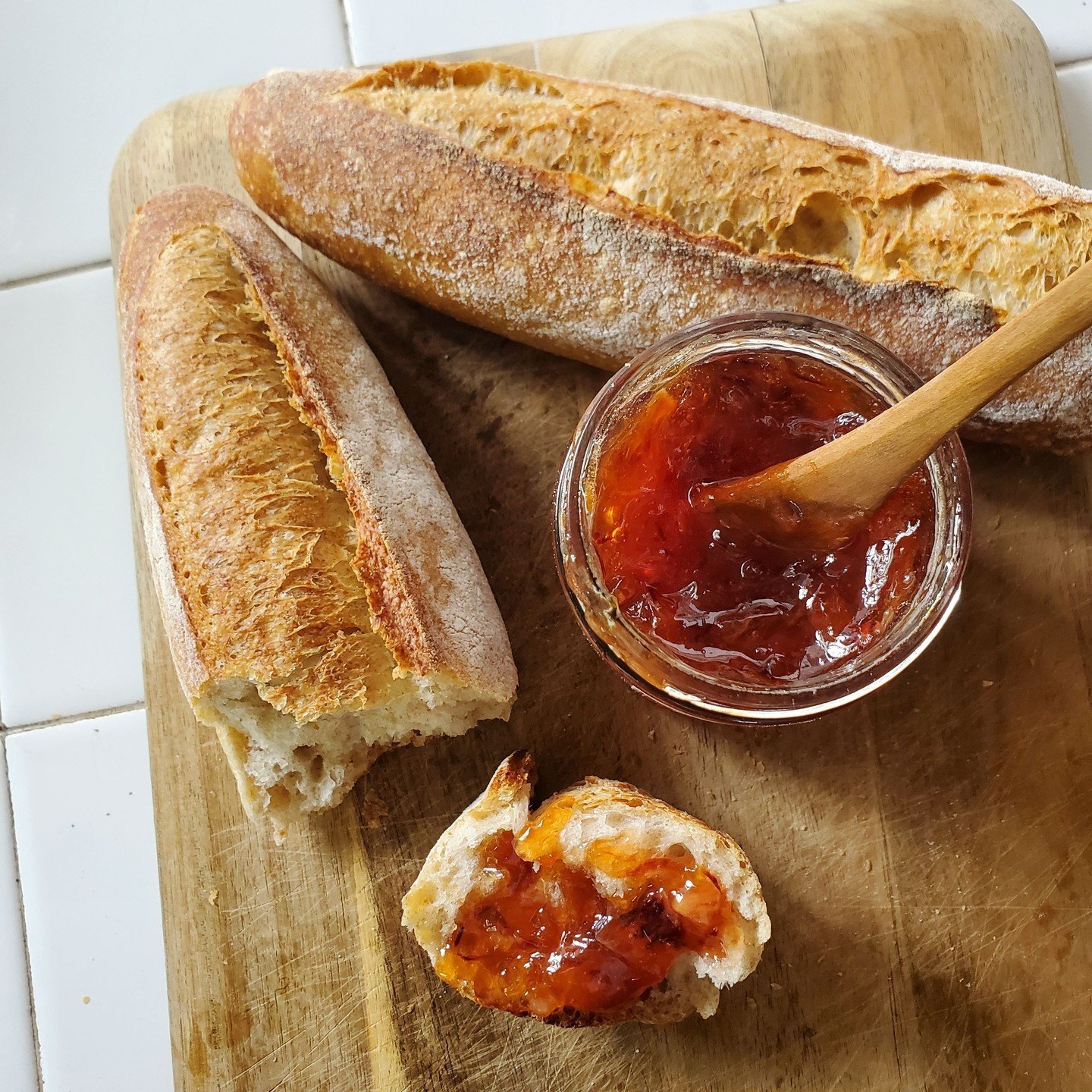 Indulge your taste buds in a burst of citrusy goodness with our brand new jam flavor: the Blood Orange Marmalade! Perfectly tangy and delightfully sweet, elevate your morning toast, afternoon pastry, or dessert to new heights!