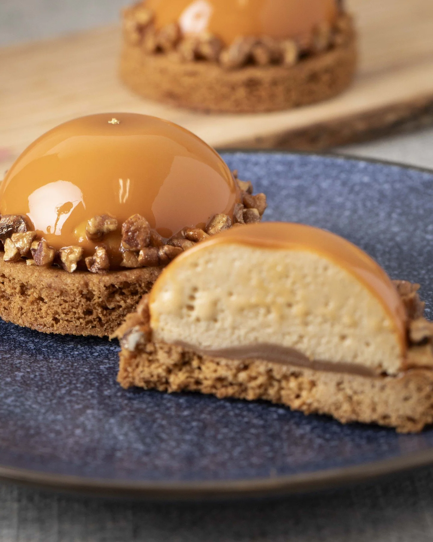 Weekend plans: coffee ☕ + Amber 🤎
Layers of salted caramel mousse, sabl&eacute; breton, and pecan caramel make it the perfect indulgence for any time of day.