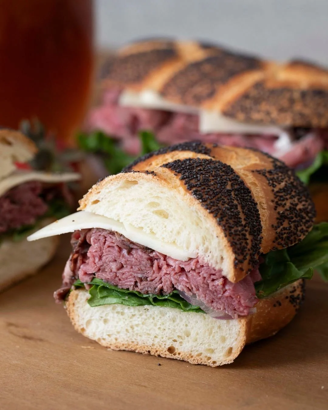 Craving something hearty and satisfying? Our Roast Beef Sandwich with horseradish aioli and white cheddar is filling and flavorful-- the perfect midweek pick-me-up.