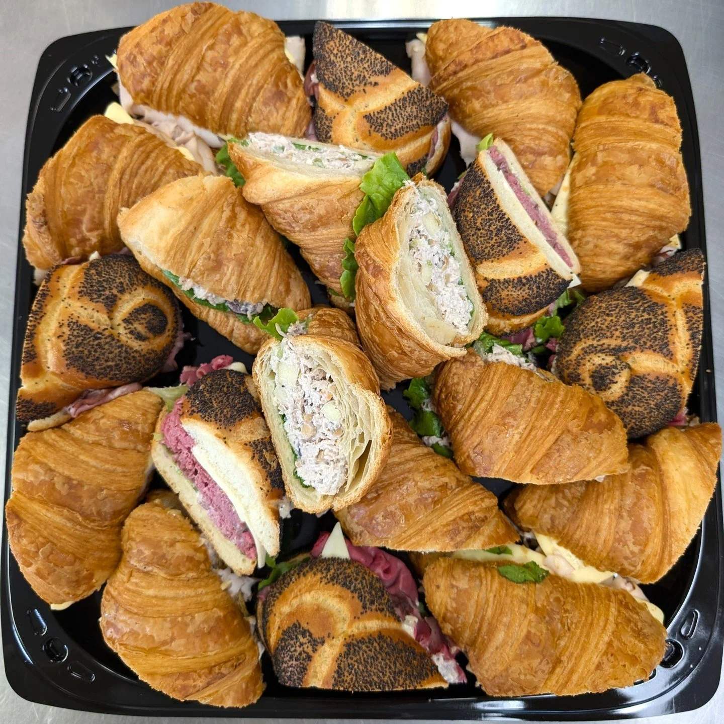 If your office is getting back into the swing of things after holiday break, why not fuel the team with something delicious. Sandwiches on house-made breads and croissants, chewy cookies, buttery breakfast pastries and coffee carafes... easy to order