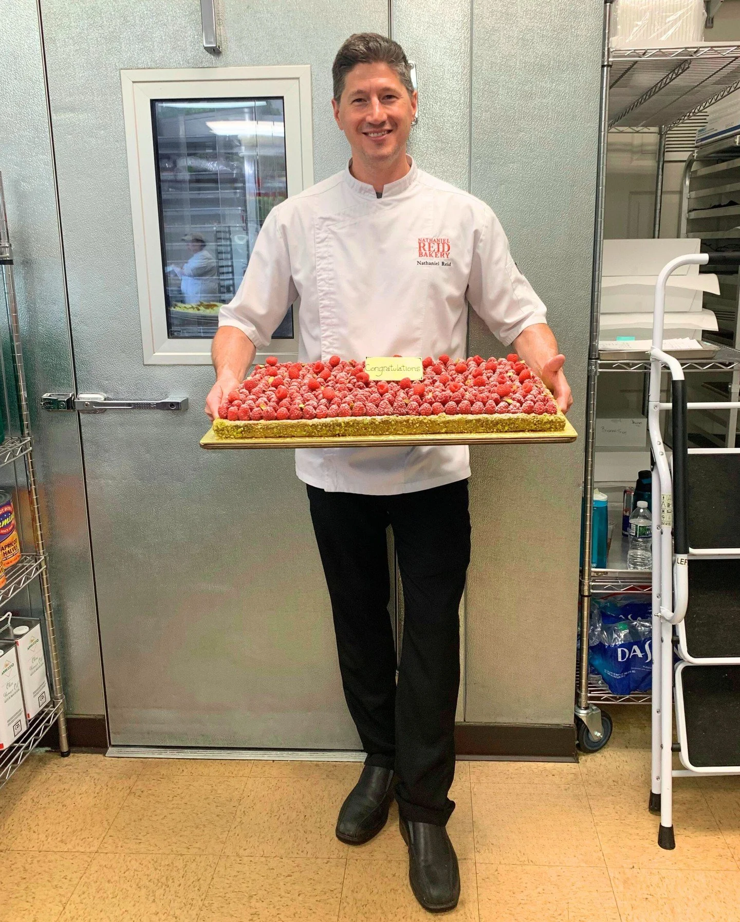 April showers bring... delicious pastries!

If you have an upcoming shower or other spring gathering, our large cakes are beautiful, delicious, and ready to serve a crowd. Available in 6", 8", 10", and sheet sizes, they're perfect for 