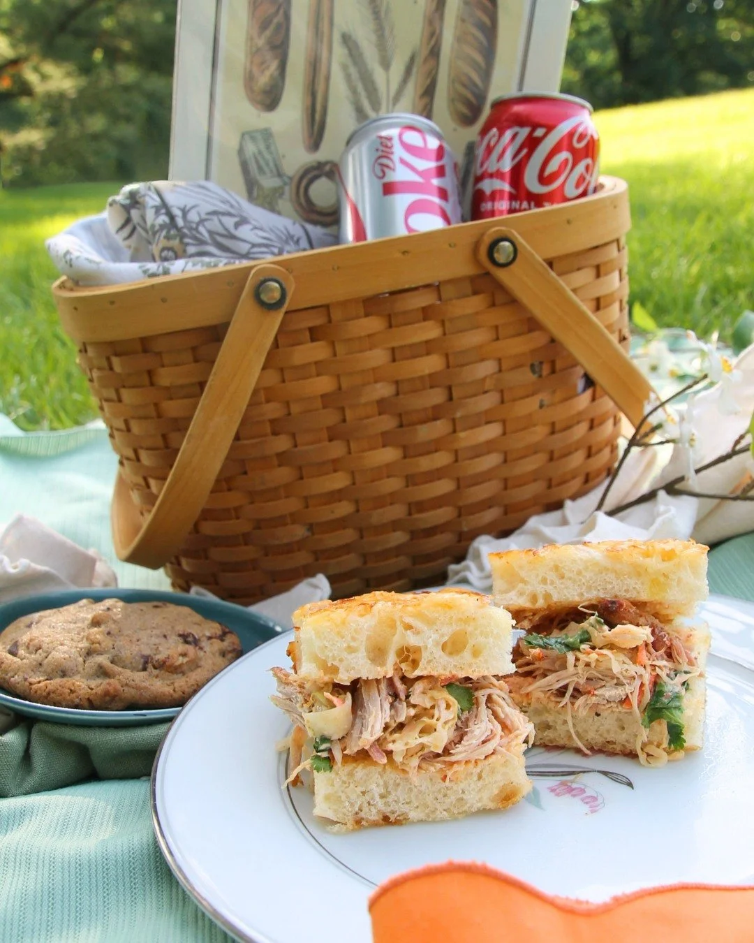 Our Smoked Pork Sandwich features tender smoked pork, fresh sliced coleslaw, chipotle aioli, and cilantro on our Parmesan Red Onion Focaccia for a balance of smoky, savory flavors.

Pair it with your favorite cookie and drink and you have the perfect