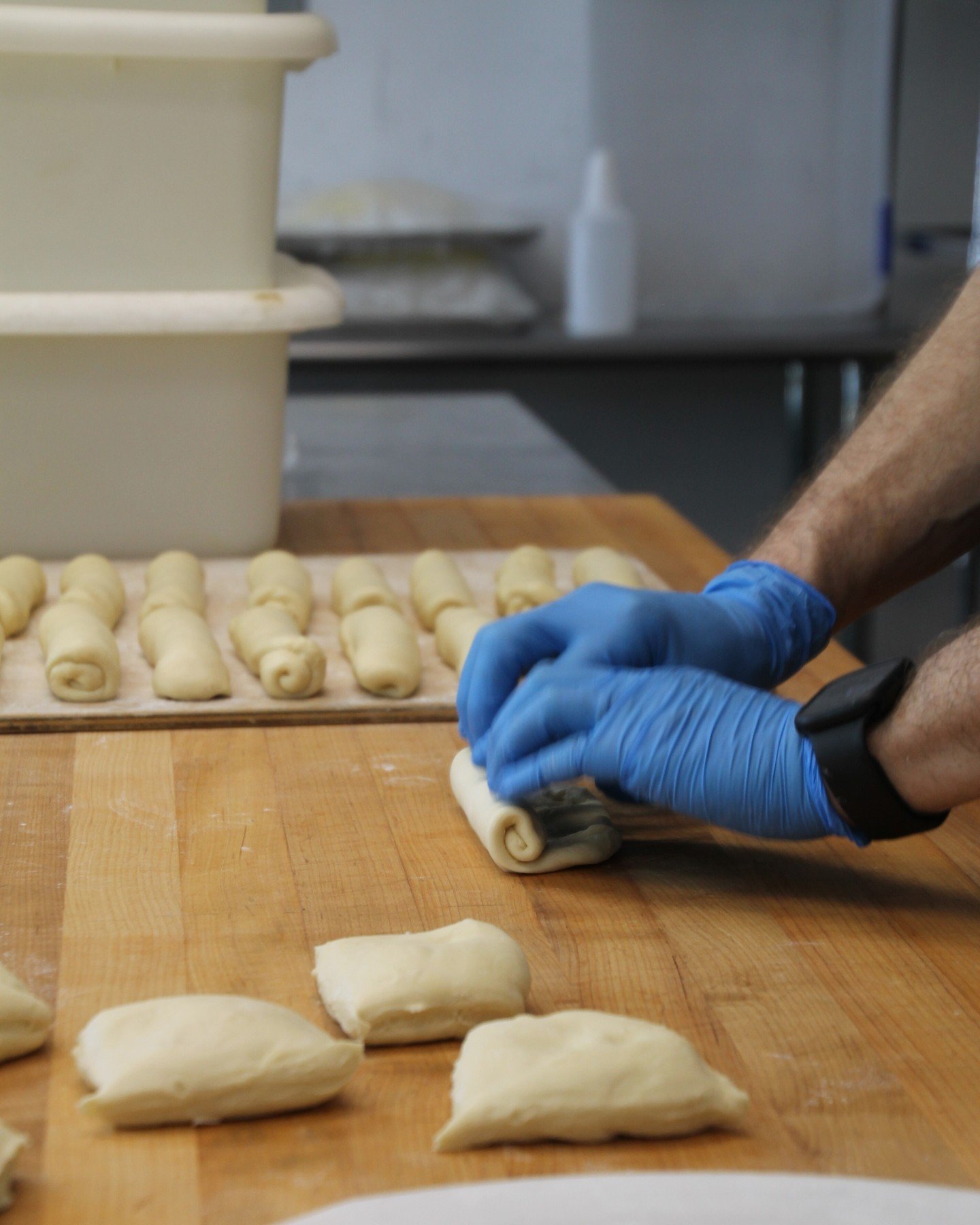 The start of a great sandwich? Great bread.

Our challah is soft, chewy, and slightly sweet-- the perfect pairing for our Roast Beef Sandwich with horseradish aioli and thin sliced red onion.

Made in-house from start to finish, because the details c