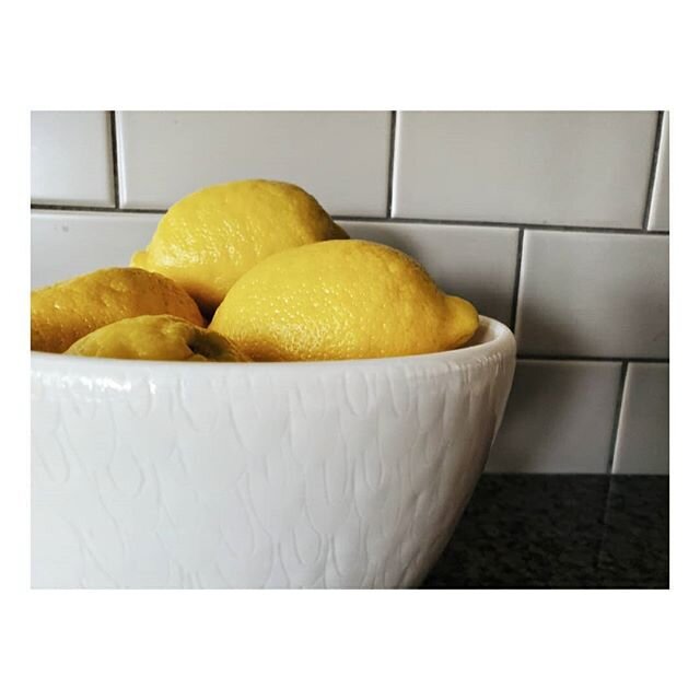 Making lemonade today 🍋💛
▫️
#whenlifegivesyoulemons #ceramics #porcelain #polarice #plainsmanclay #plainsman #makeanddoceramics #makeanddo #pottery #lemonade #feelinglikesummer #springvibes #spring #yegarts #yeg #canadianceramics #keepingbusy