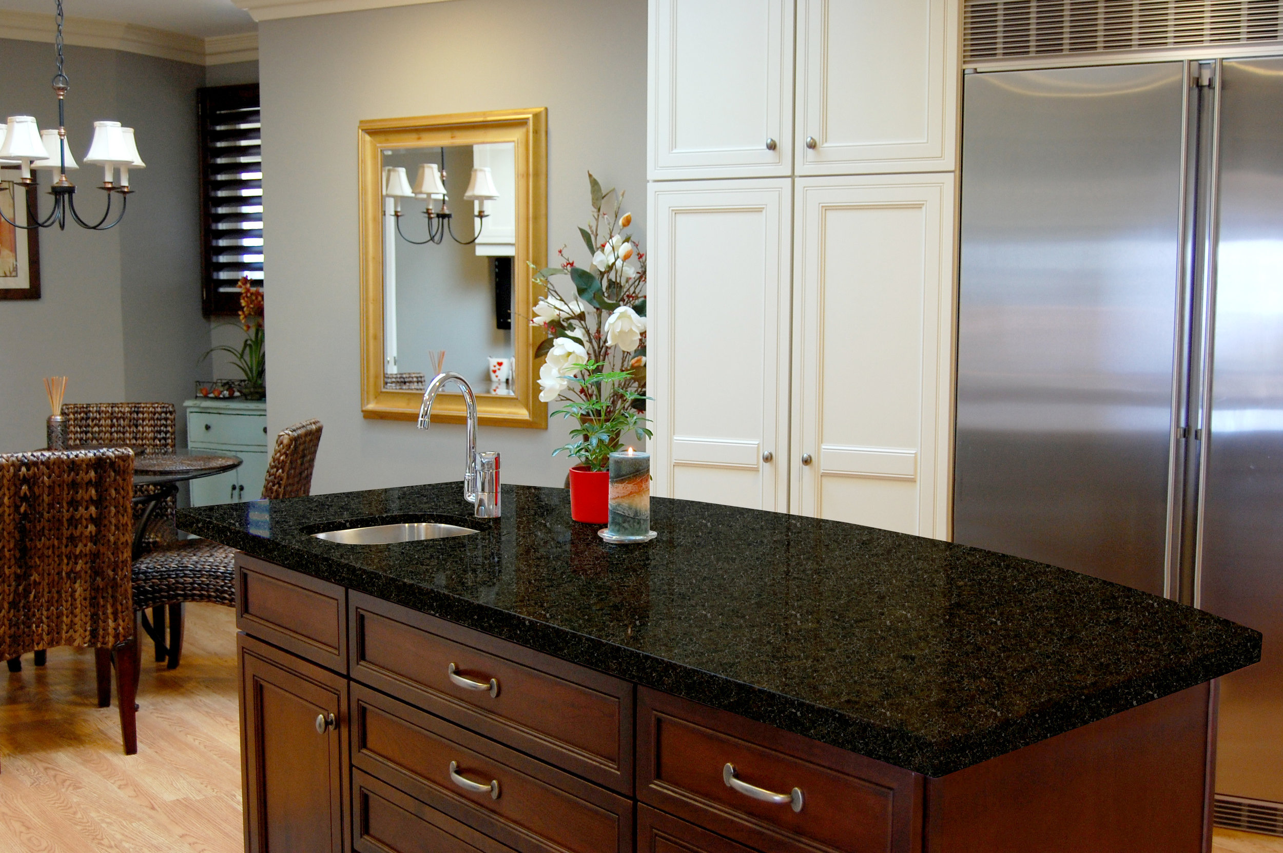 Luxury Multi-Unit: Island Countertop