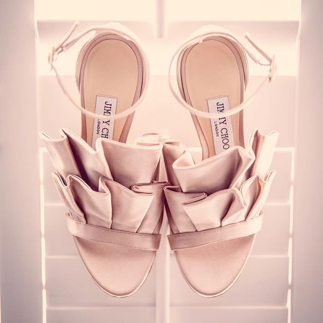 Dream wedding shoes? @jimmychoo 👰🏼 #wedding #weddingphotography #weddingdress #photography #bride #bridesmaids #hertfordshire #groom #inspo #gaynespark