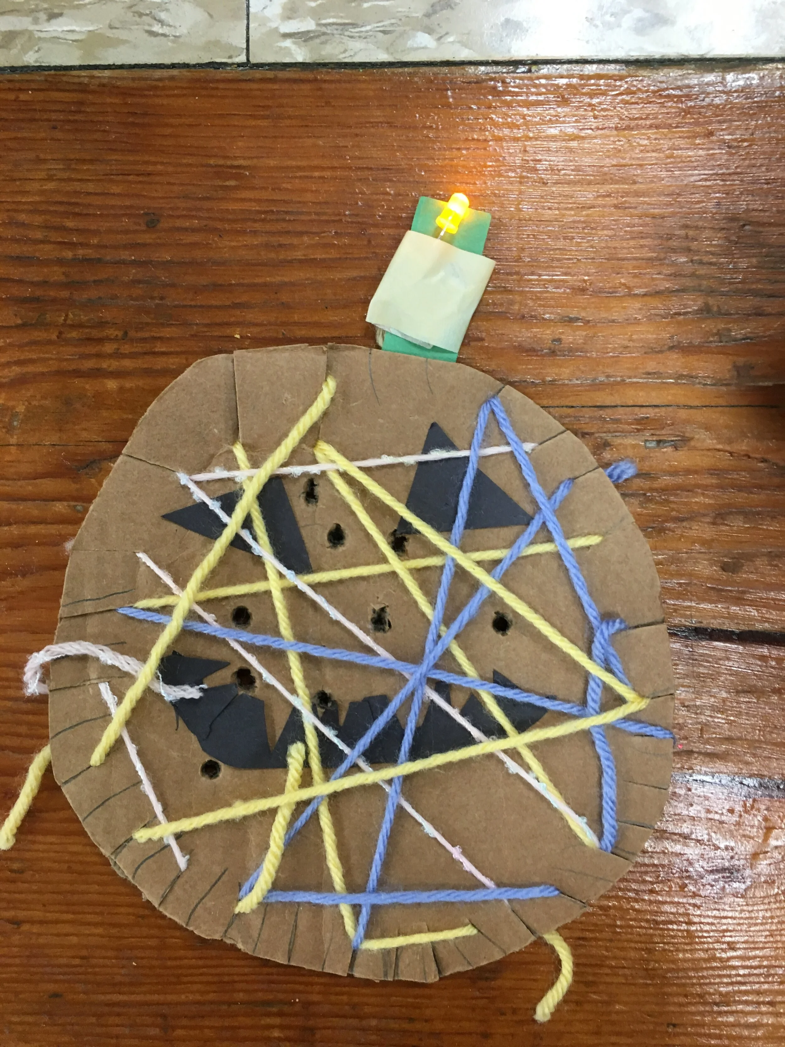 從蒂發光的南瓜
