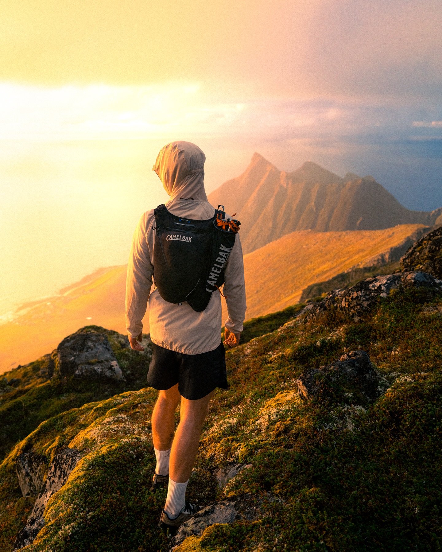 Sunset lap up high in Lofoten for @camelbak.

About all you could ever ask for in terms of location and light. Doesn&rsquo;t always go this way but when it does, these are the moments that make it all worth it and then some. Still riding the high fro