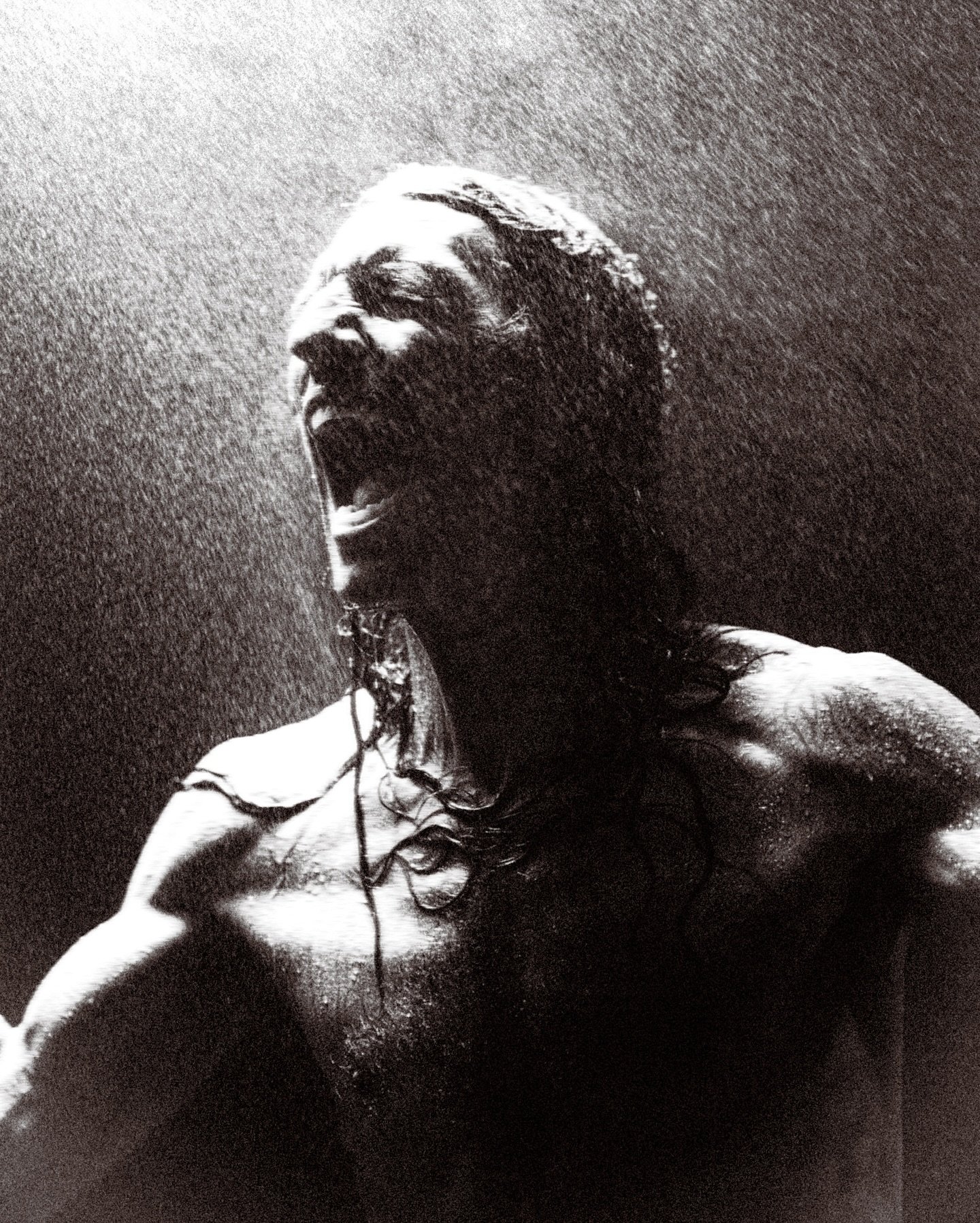 Desert dreaming with @jamilcoury for @runjanji x @aravaiparunning 

Production:&nbsp;@stak_studios
Director:&nbsp;@iamnicknelson
DP:&nbsp;@masoncharles
Gaffer:&nbsp;@acblocher
1st AC:&nbsp;@jasmin_mezaaa
FPV Pilot:&nbsp;@ransm
VFX:&nbsp;@stockyardvfx