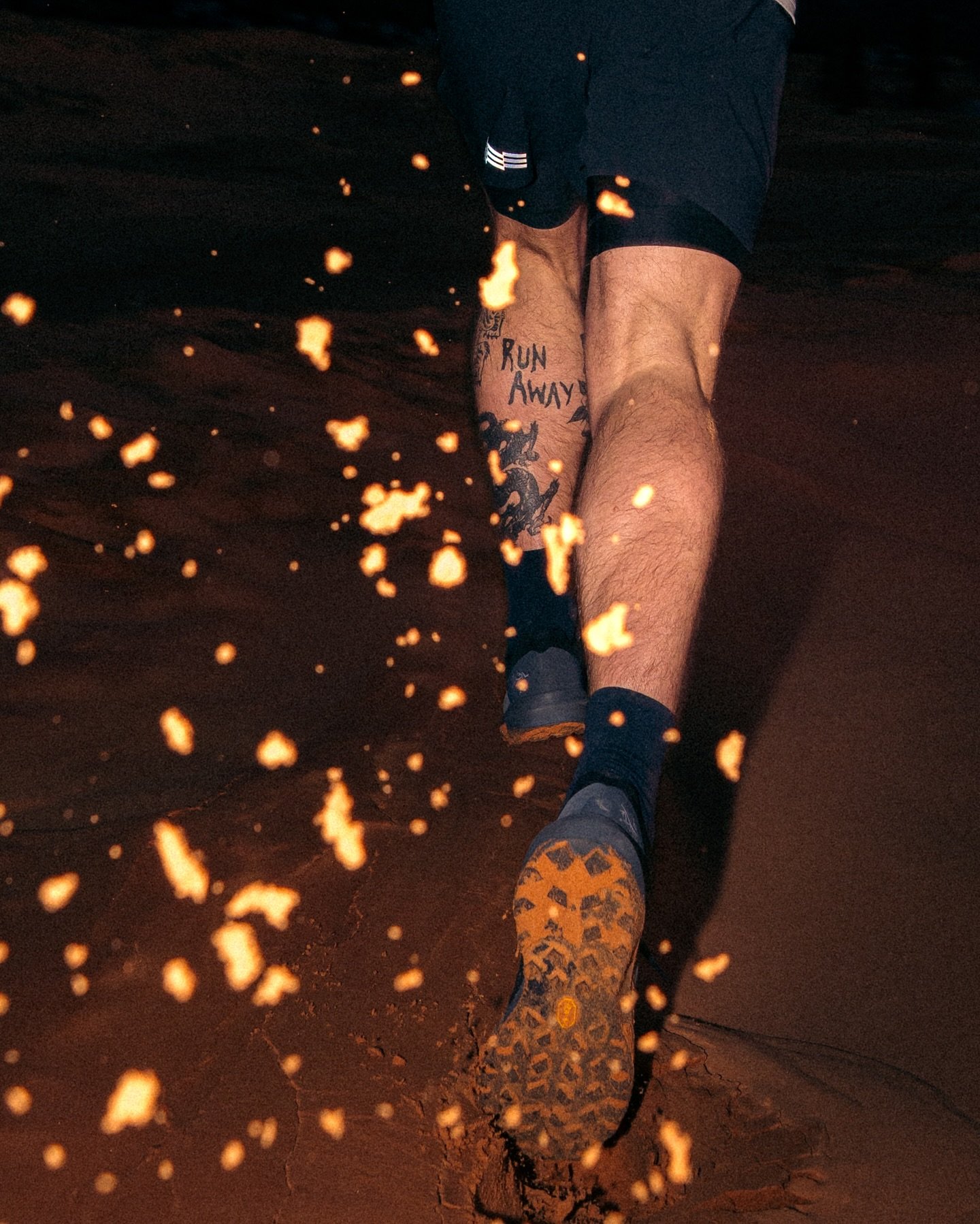 Last set for @runjanji Spring 2026. 

Goal of this one was to look warm and sunny but in real life it was well below freezing and I spent most of the week trying to frame snow out of all the images - all part of the fun. Big thanks to the crew for pu