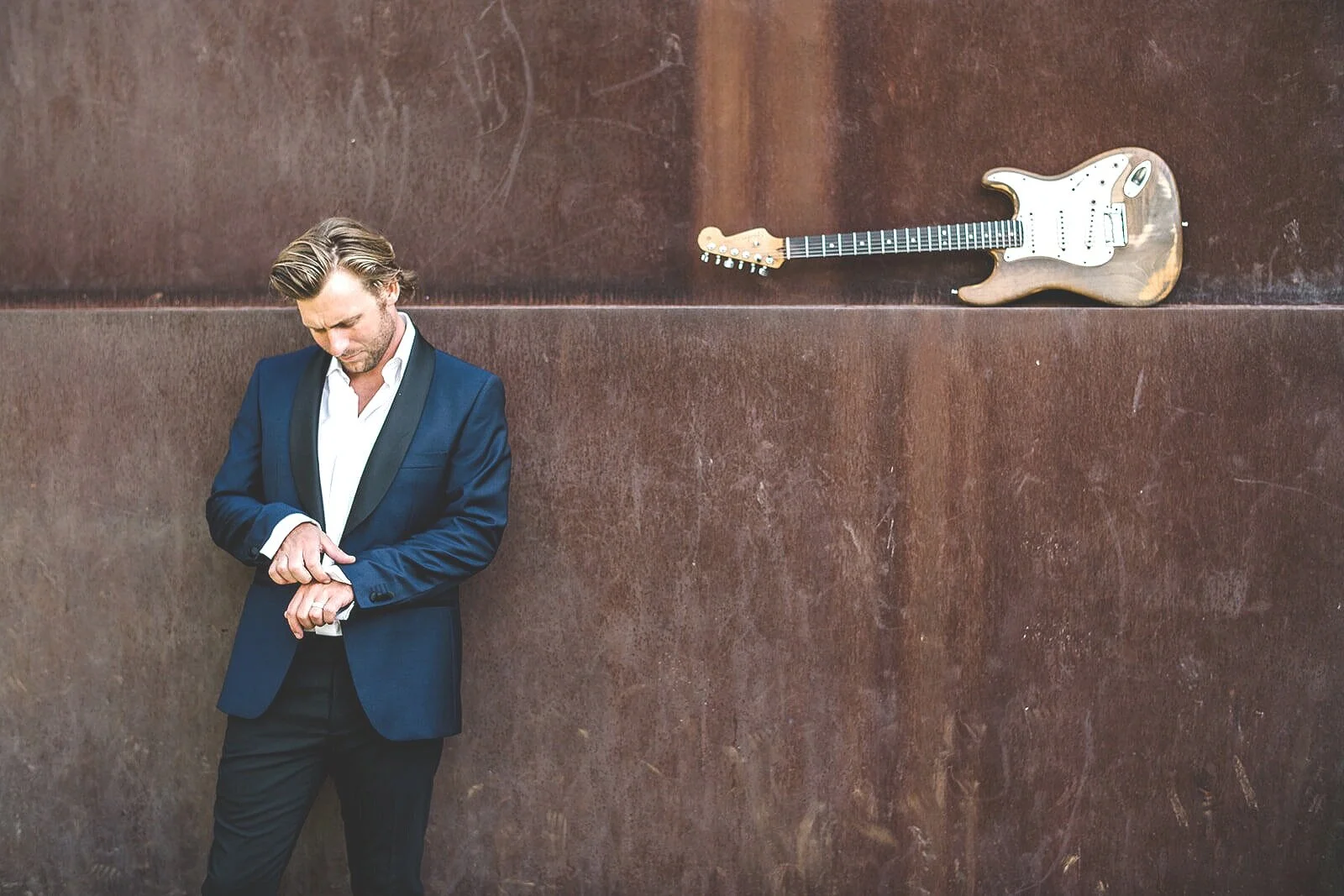 Nick+Ferretti-playingguitar.jpg