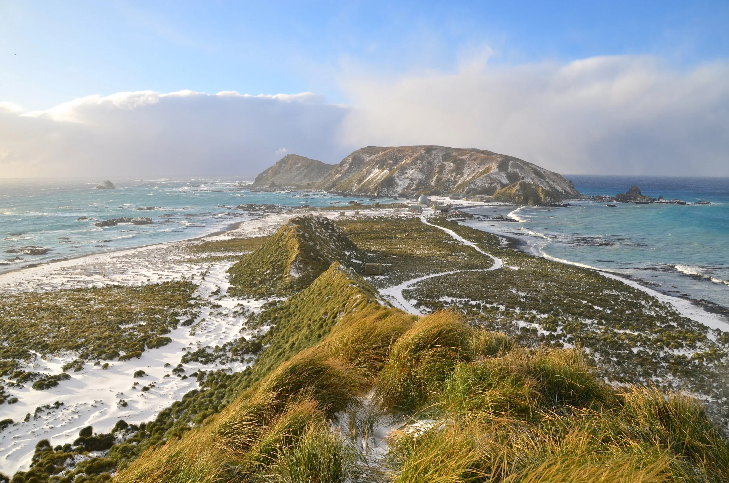 M165 - View to the north from the lookout on Razorback Ridge just after a snow squall - July 2013 