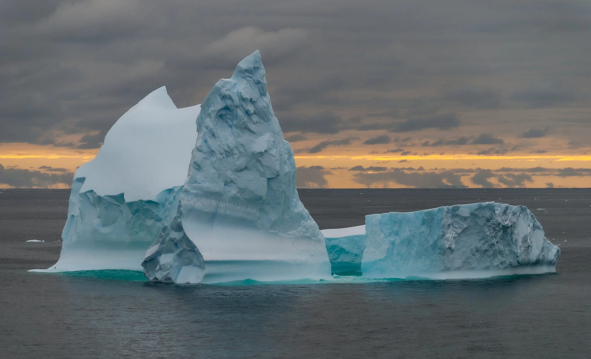 23 - V4 on the Aurora Australis: Casey to Davis - Iceberg tour
