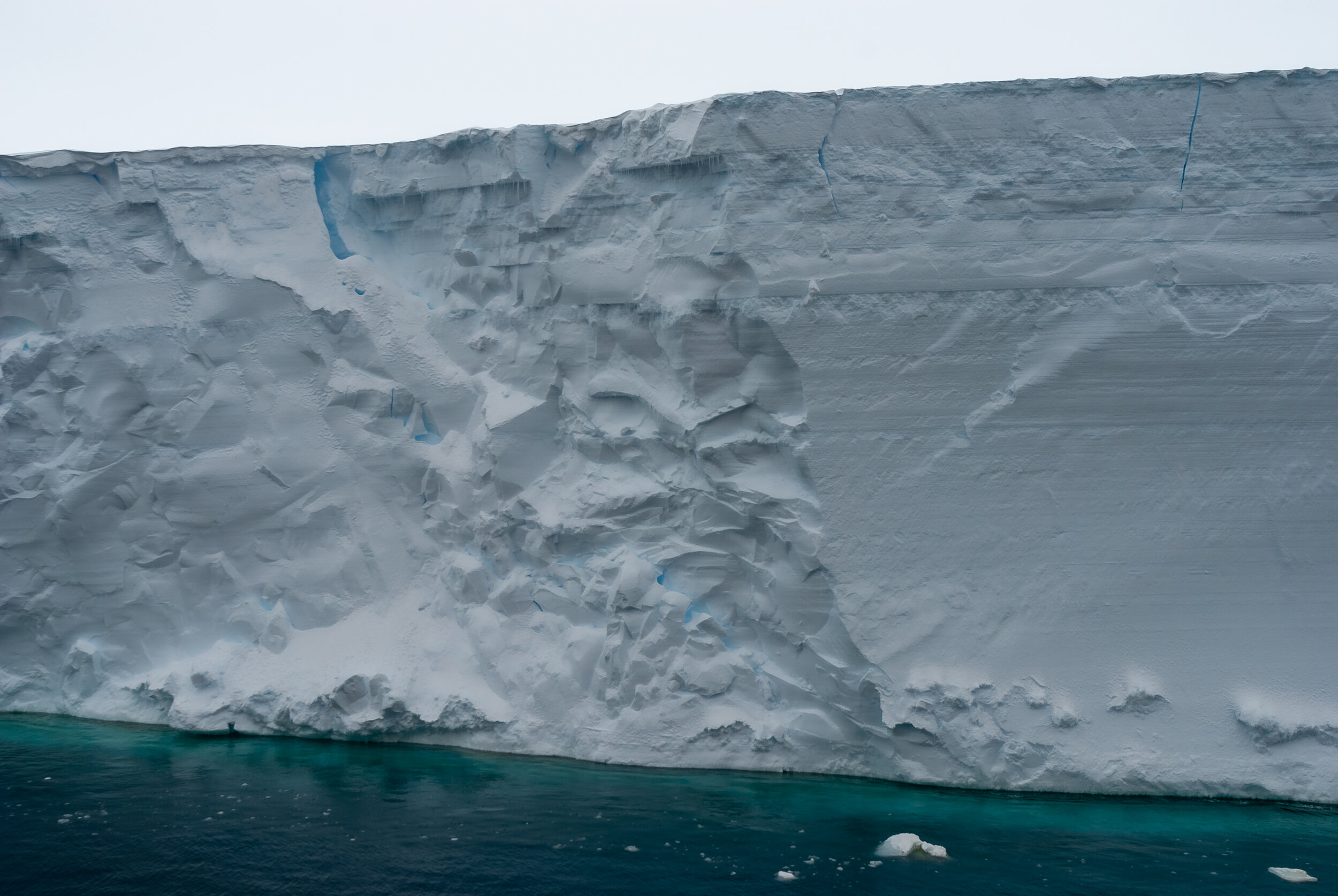 38 - V4 on the Aurora Australis: Davis to Mawson