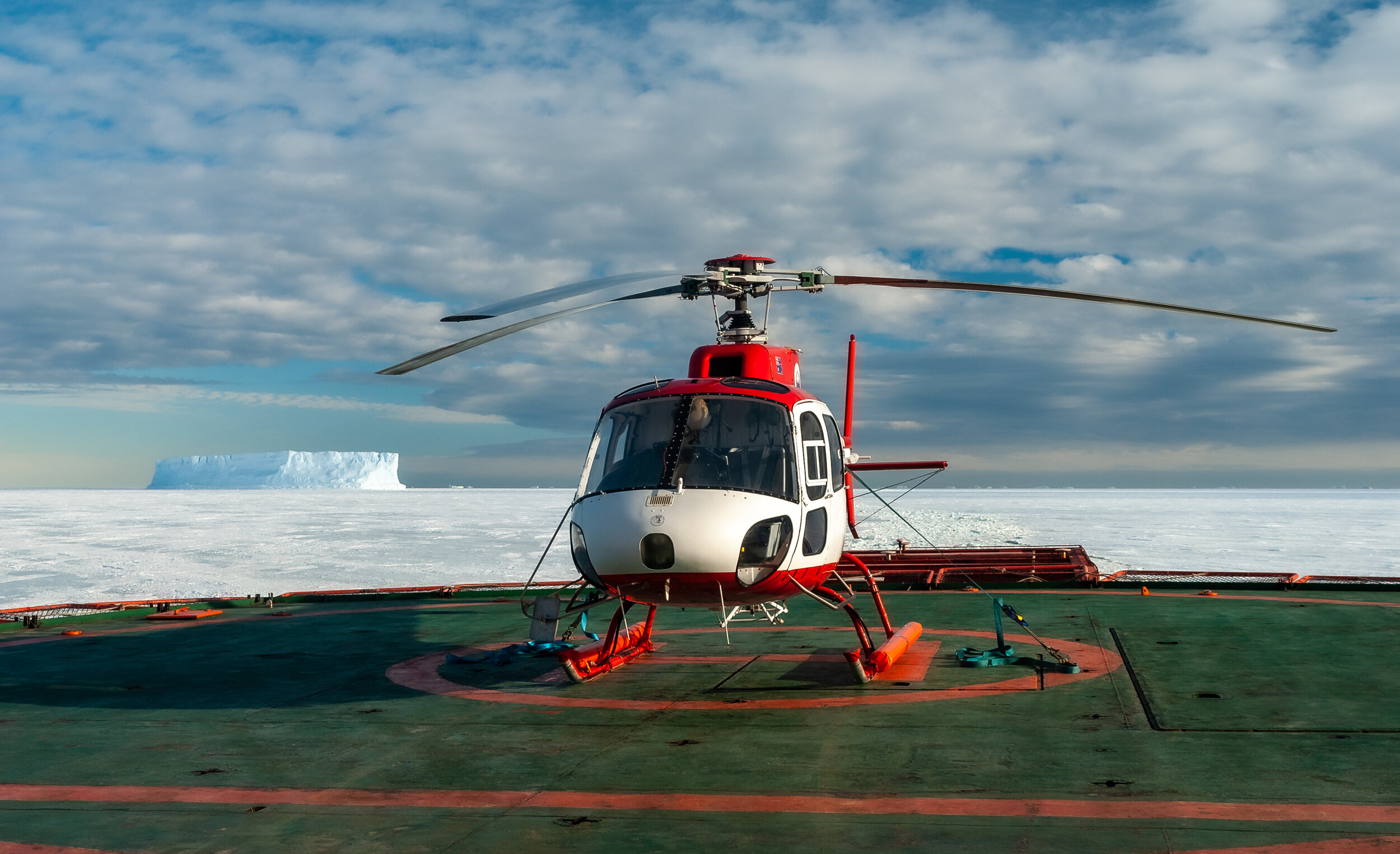 43 - V4 on the Aurora Australis: Davis to Mawson