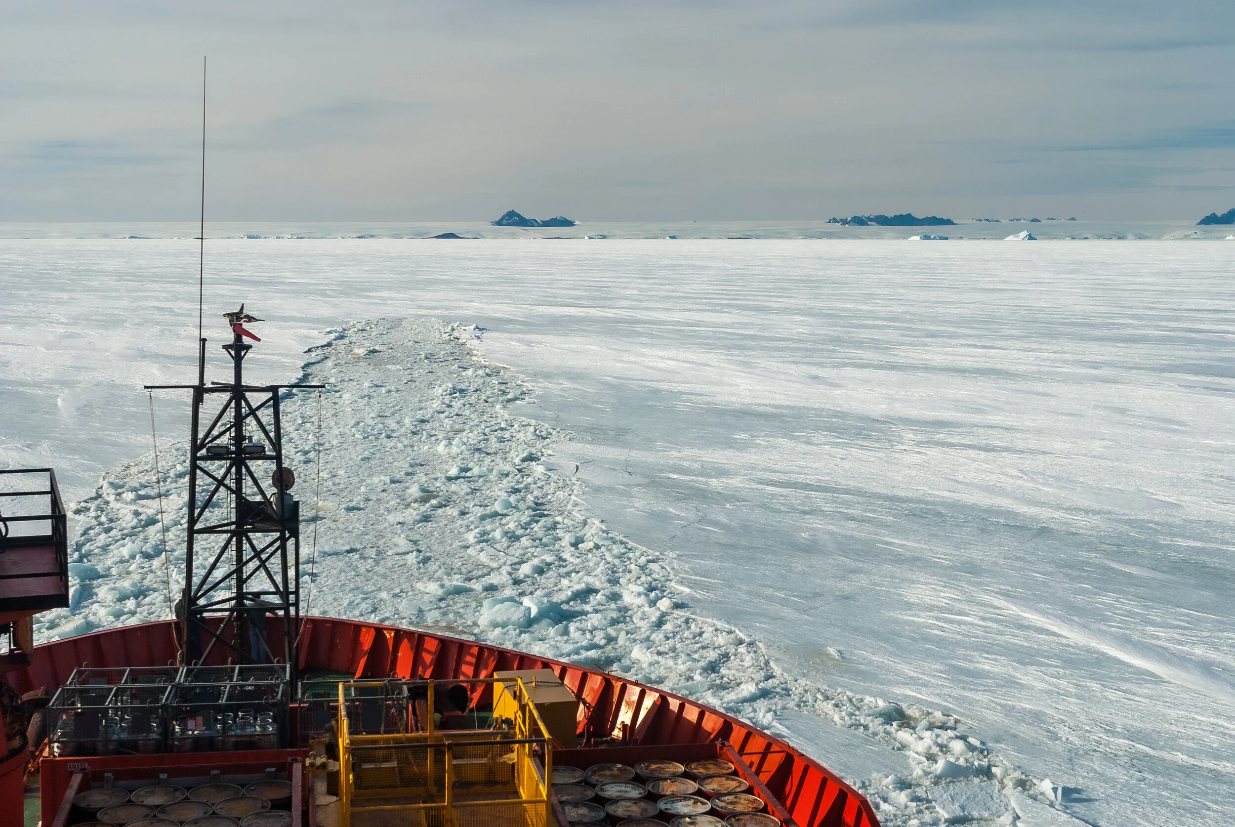 44 - V4 on the Aurora Australis: Davis to Mawson