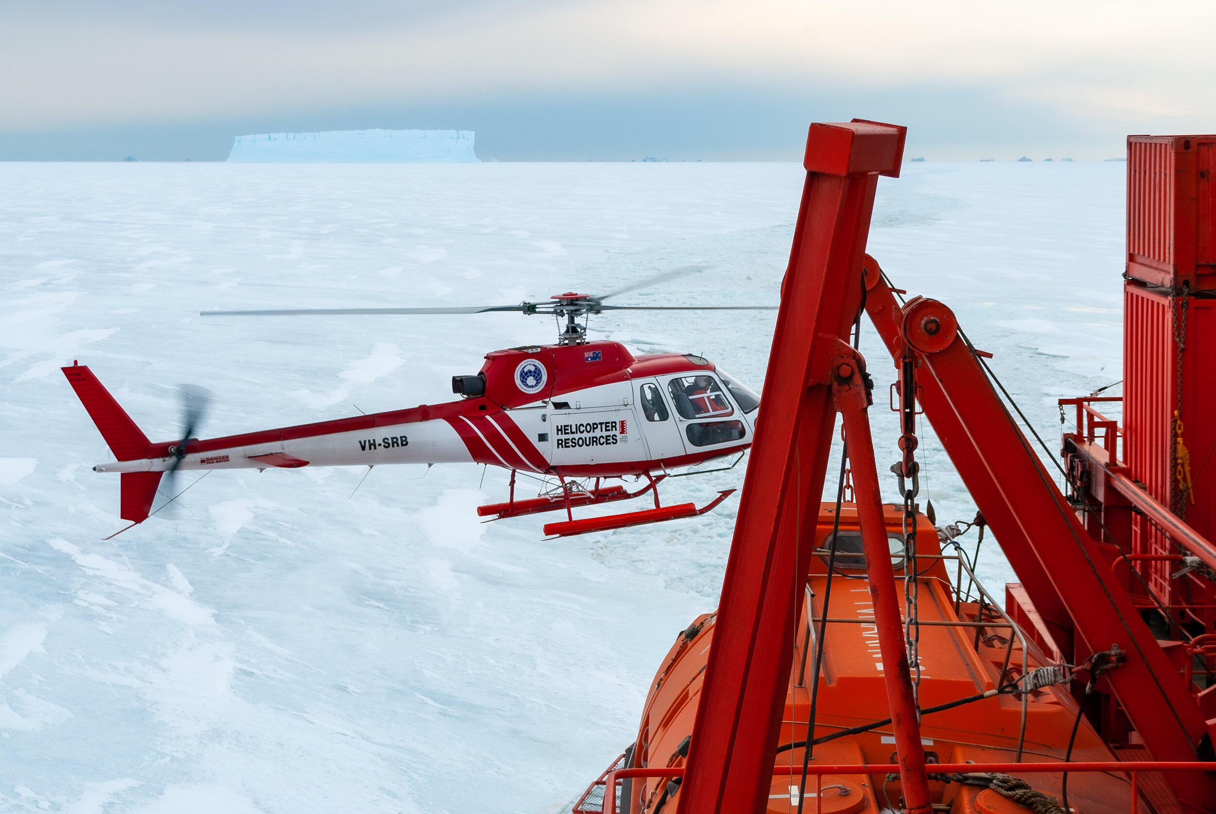 53 - V4 on the Aurora Australis: Davis to Mawson
