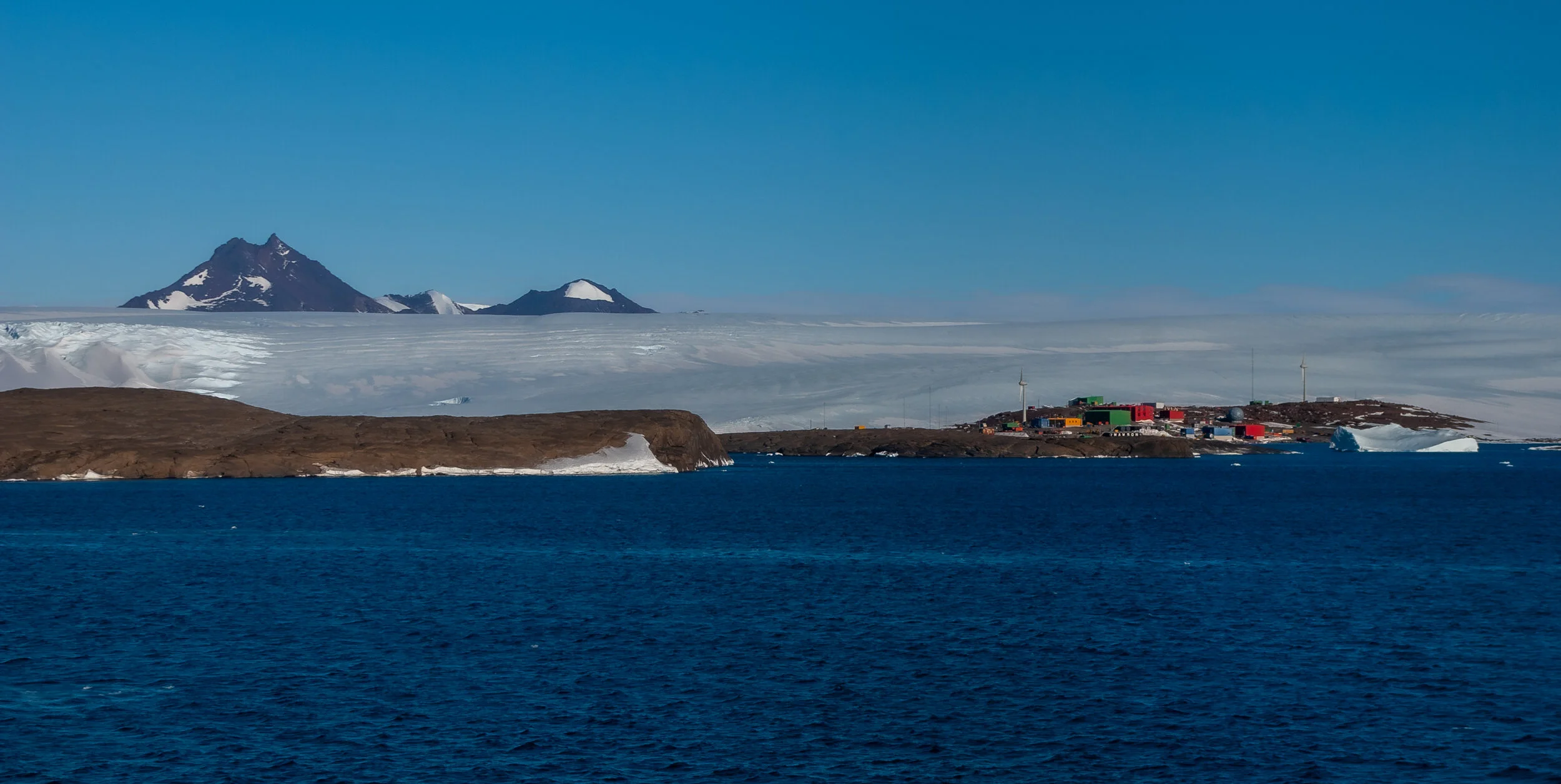 56 - V4 on the Aurora Australis: Davis to Mawson