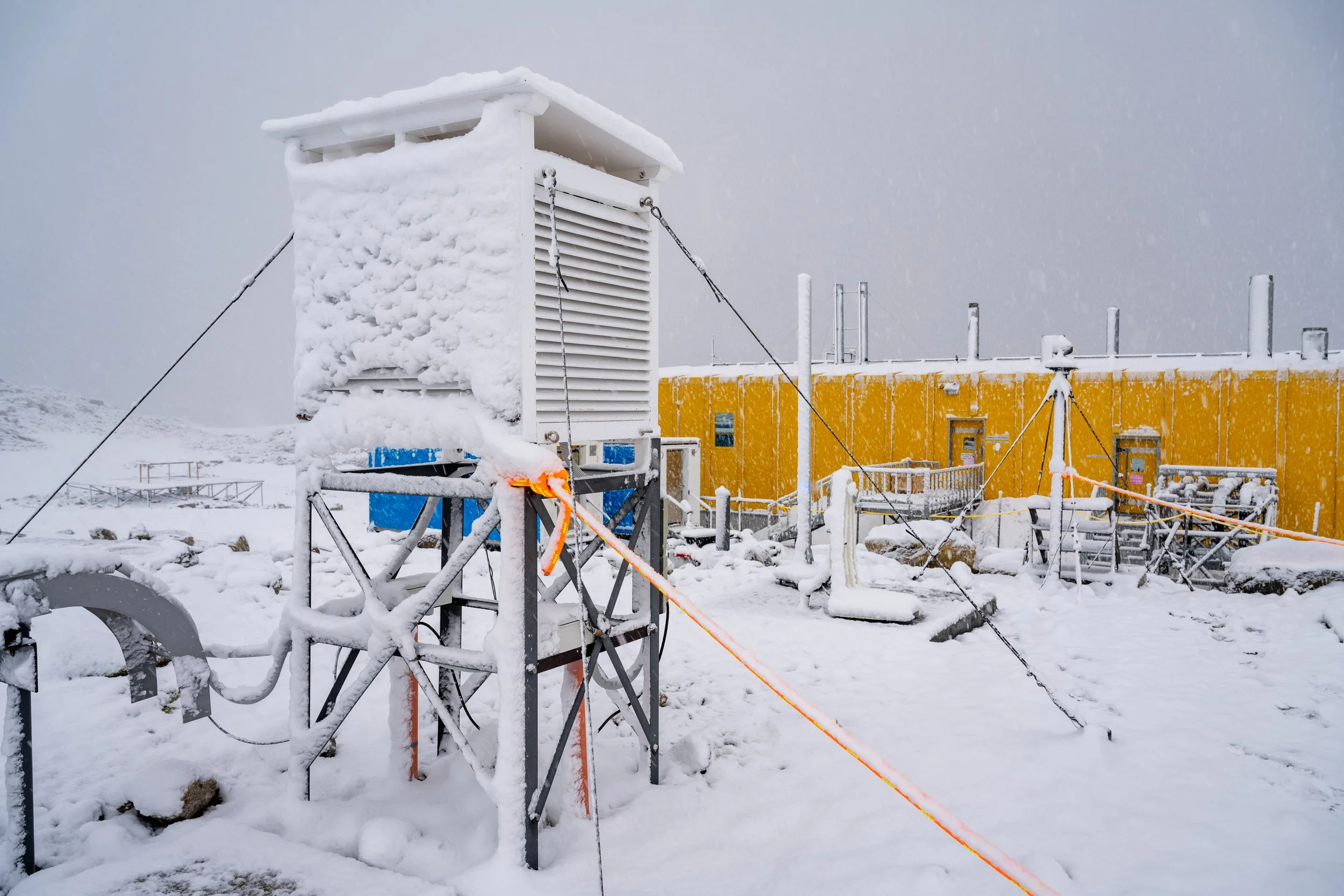 C39 - Late January snow storm - Stevenson screen in the Meteorological Instrument enclosure