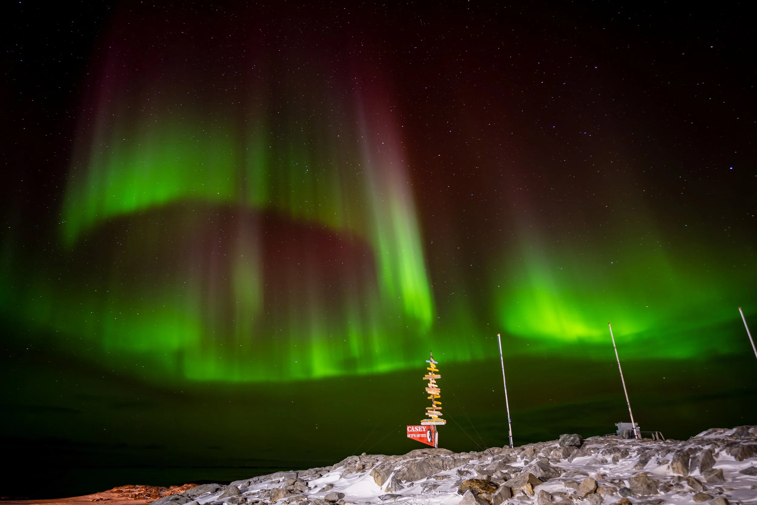 C164 - 31st March 2022 10:40 pm - Spectacular Aurora at Casey Station