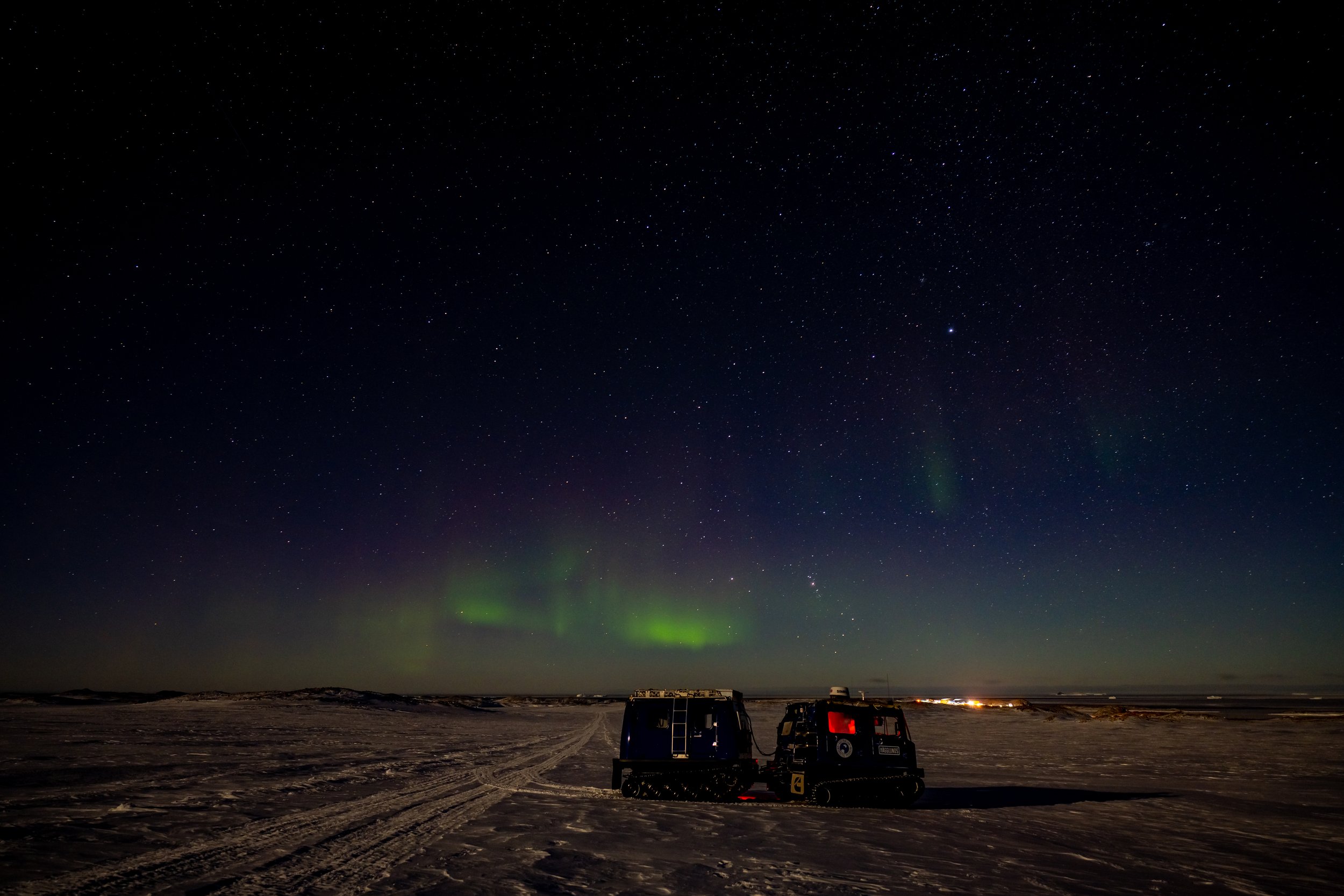 C194 - 22nd of April 2022 9:46 pm - Aurora to the west, with moon light illuminating the landscape