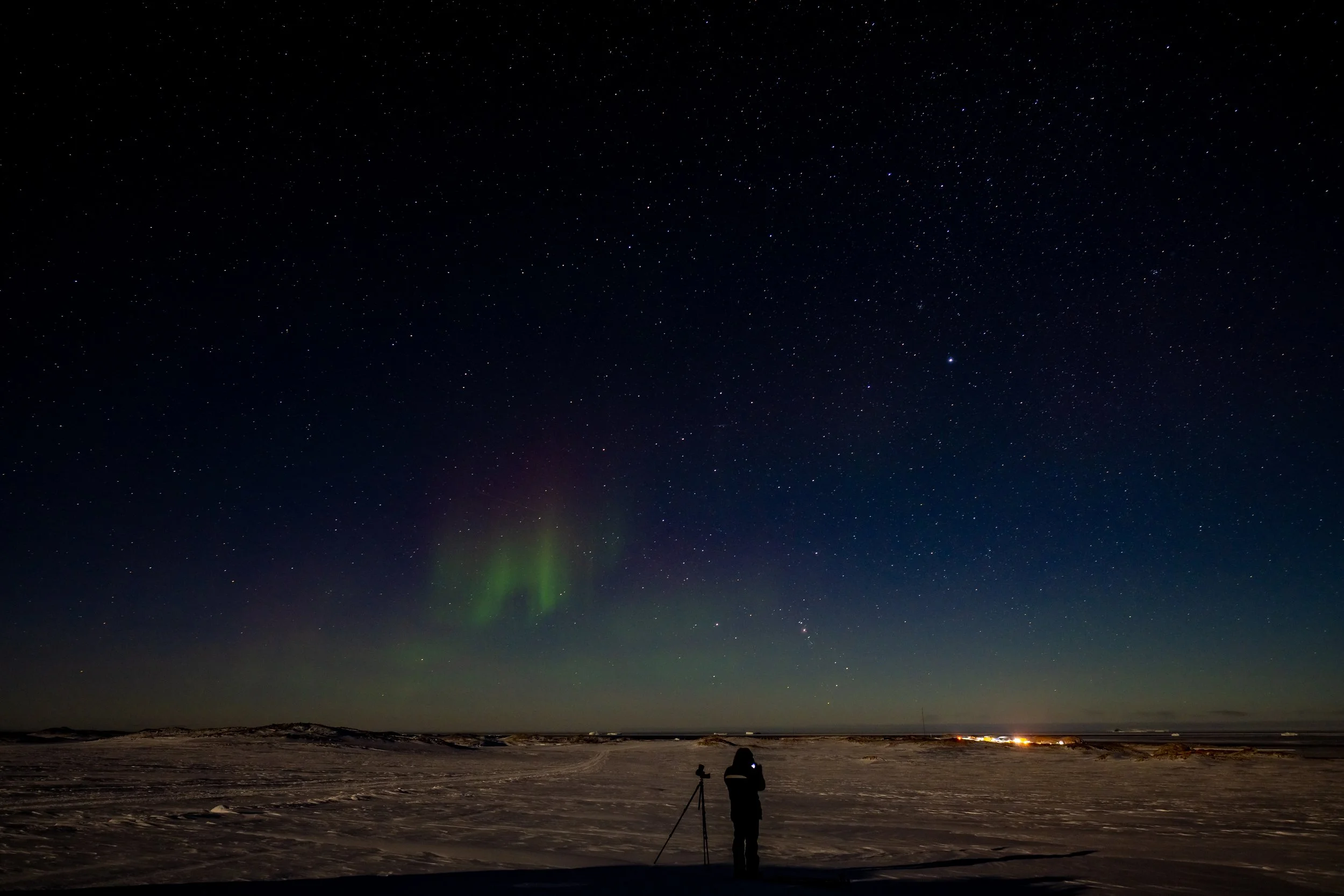 C206 - 22nd of April 2022 9:57 pm - Aurora to the north, with moon light illuminating the landscape