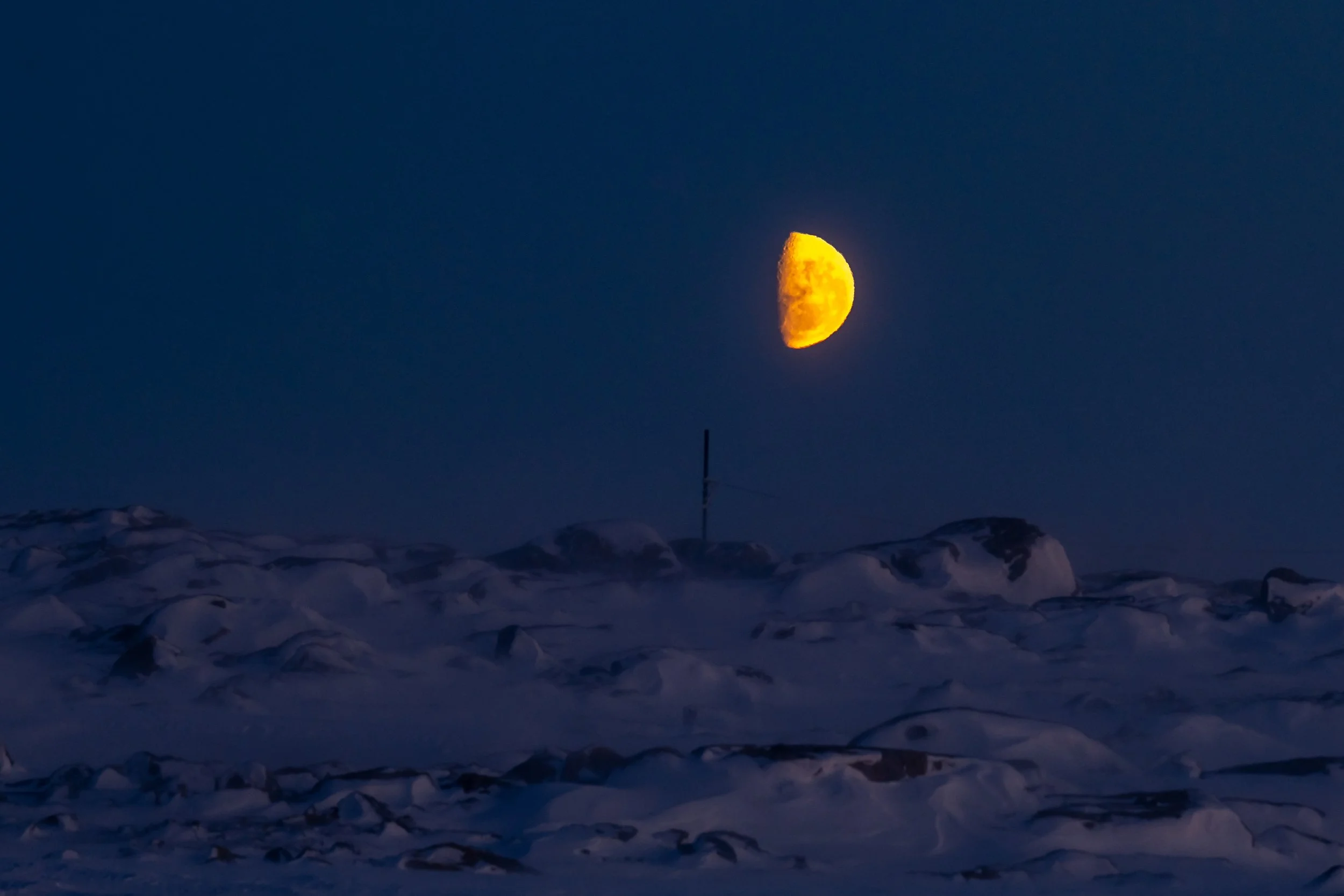 C225 - 22nd of April 2022 5:19 pm - Moon to the south just after sunset