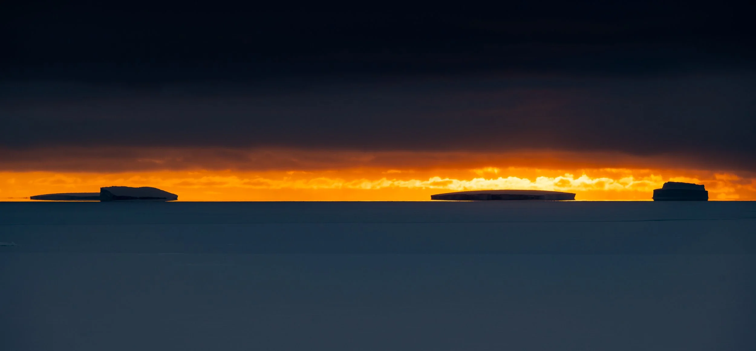 C253 - 2nd of May 2022 3:51 pm - Fata Morgana mirage to the northwest of Casey wharf