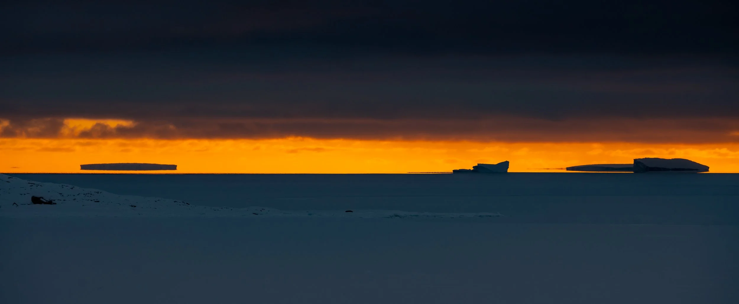 C265 - 2nd of May 2022 3:53 pm - Fata Morgana mirage to the northwest of Casey wharf
