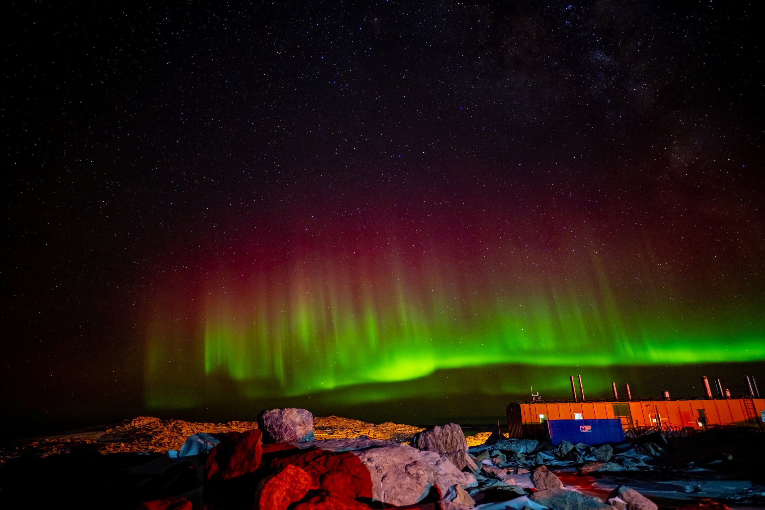 C283 - 28th of May 2022 1:10am - Strong Aurora to the north of Casey