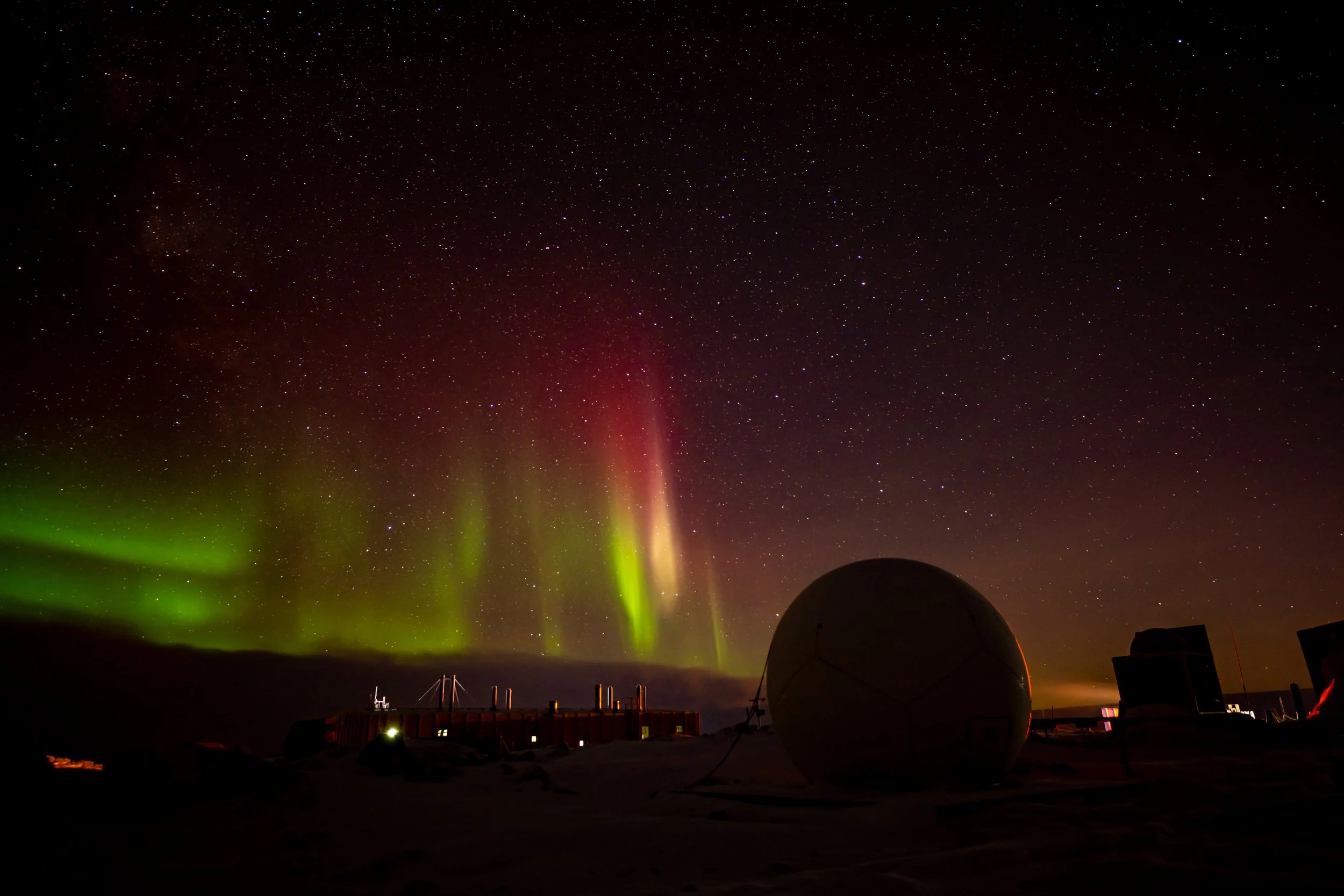 C317 - 22nd of June 1:36 am - Beautiful Aurora with a vibrant pink shaft on its eastern side