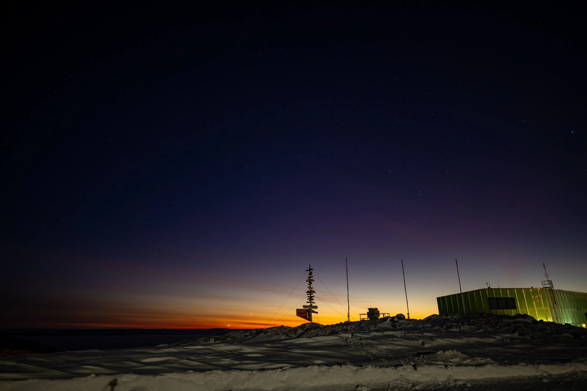 C313 - 26th of June 8:33 am - Dawn at Casey Station