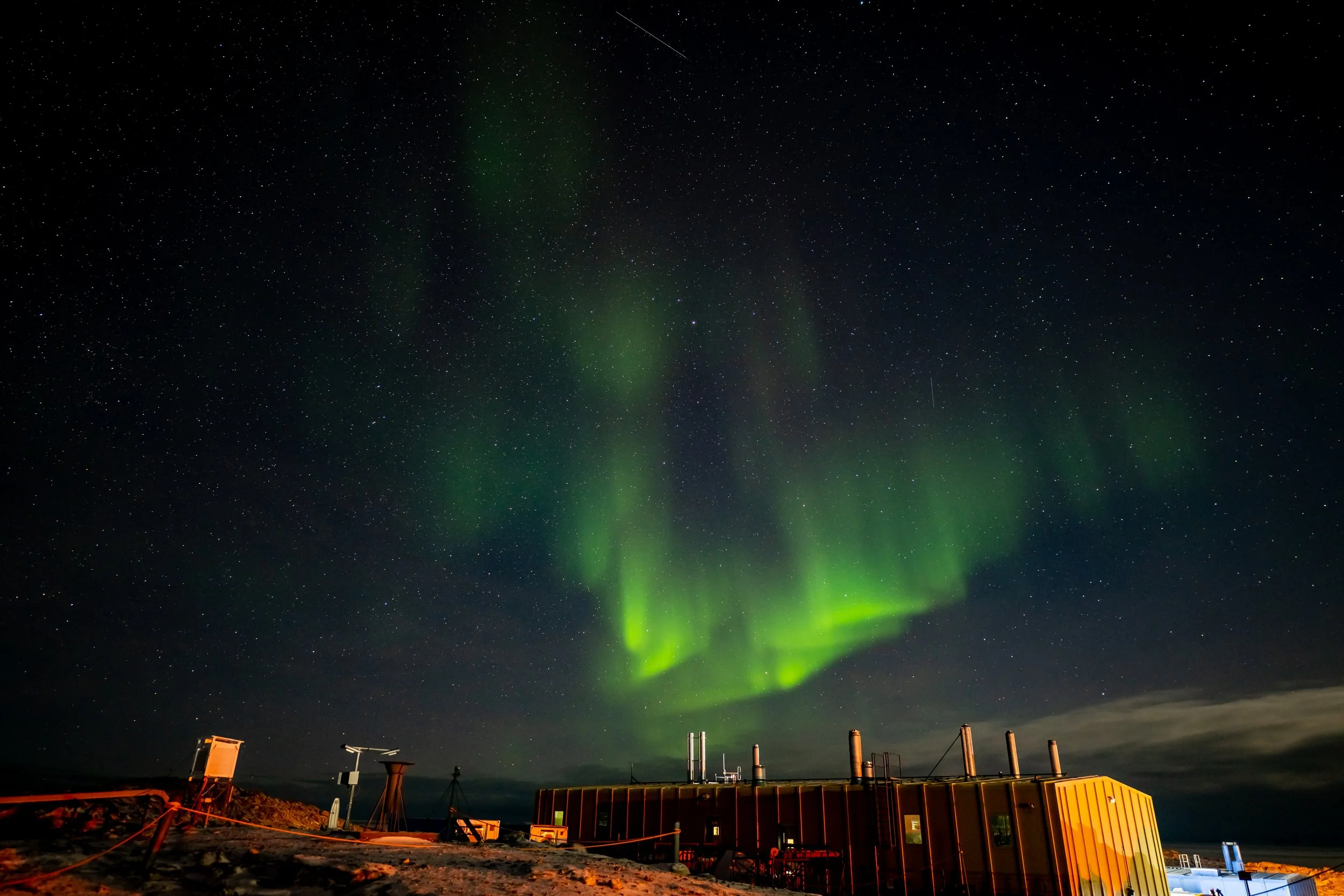 C327 - 23rd of June 6:40 am - Early morning Aurora to the north