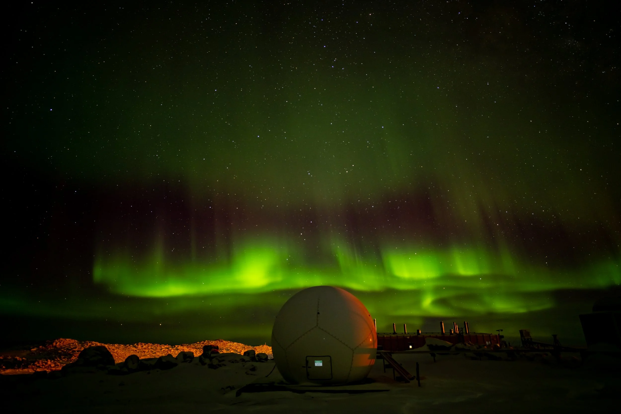 C329 - 25th of June 10:14 pm - Strong, expansive Aurora to the north