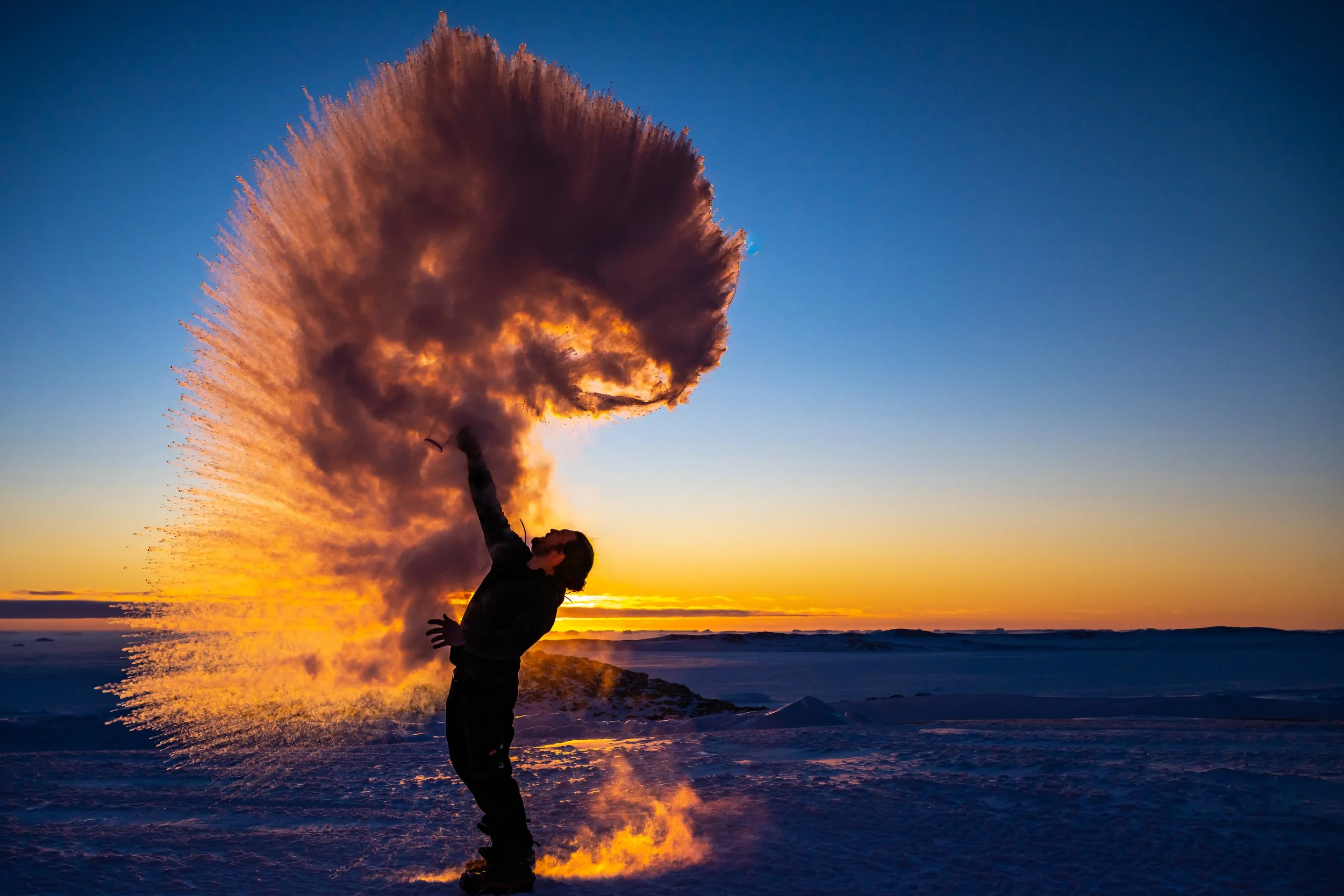 C340 - 29th June 12:56 pm - Perry making a cloud by throwing a jug of hot water into the very cold air