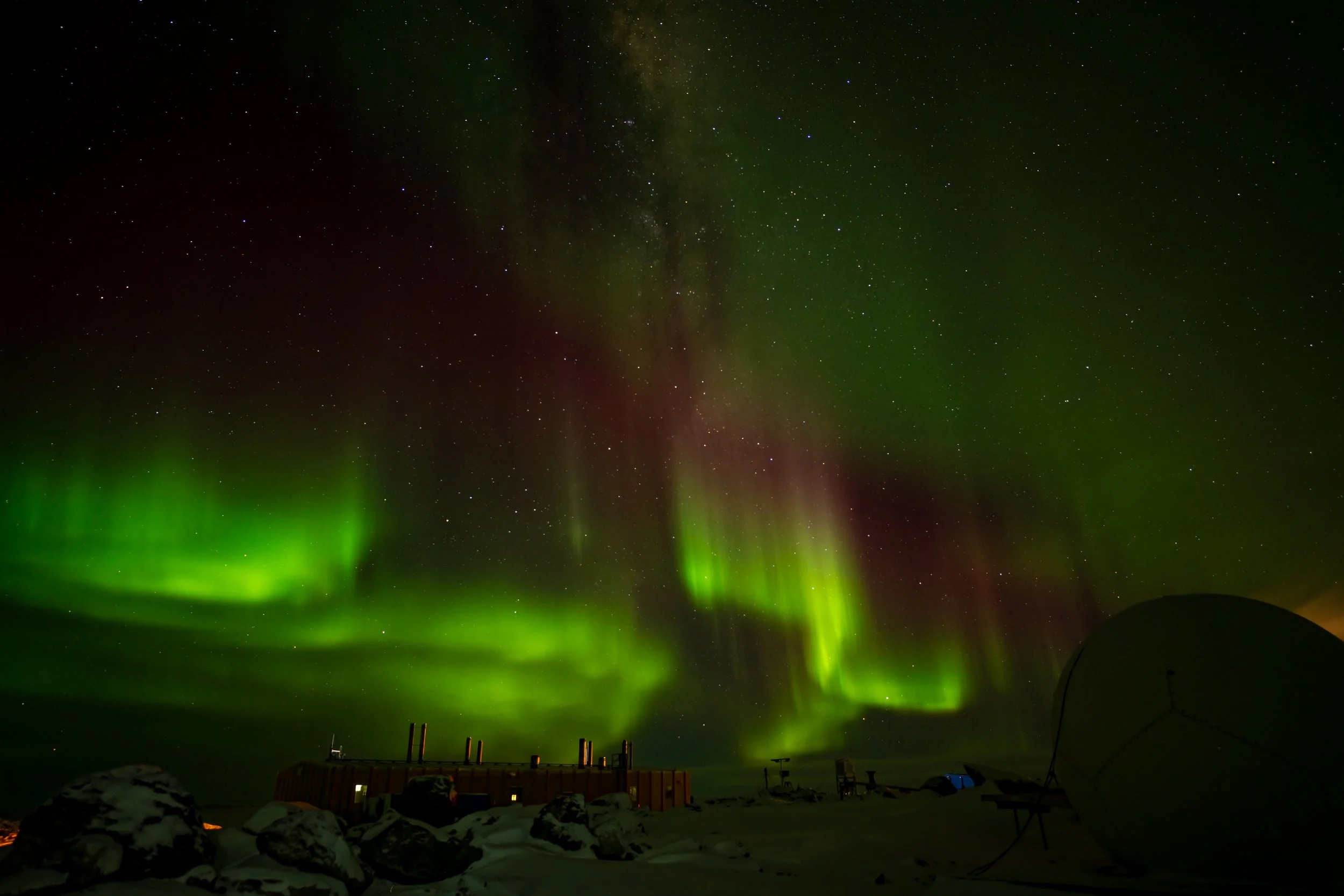 C349 - 25th of June 10:43 pm - Strong, expansive Aurora to the north