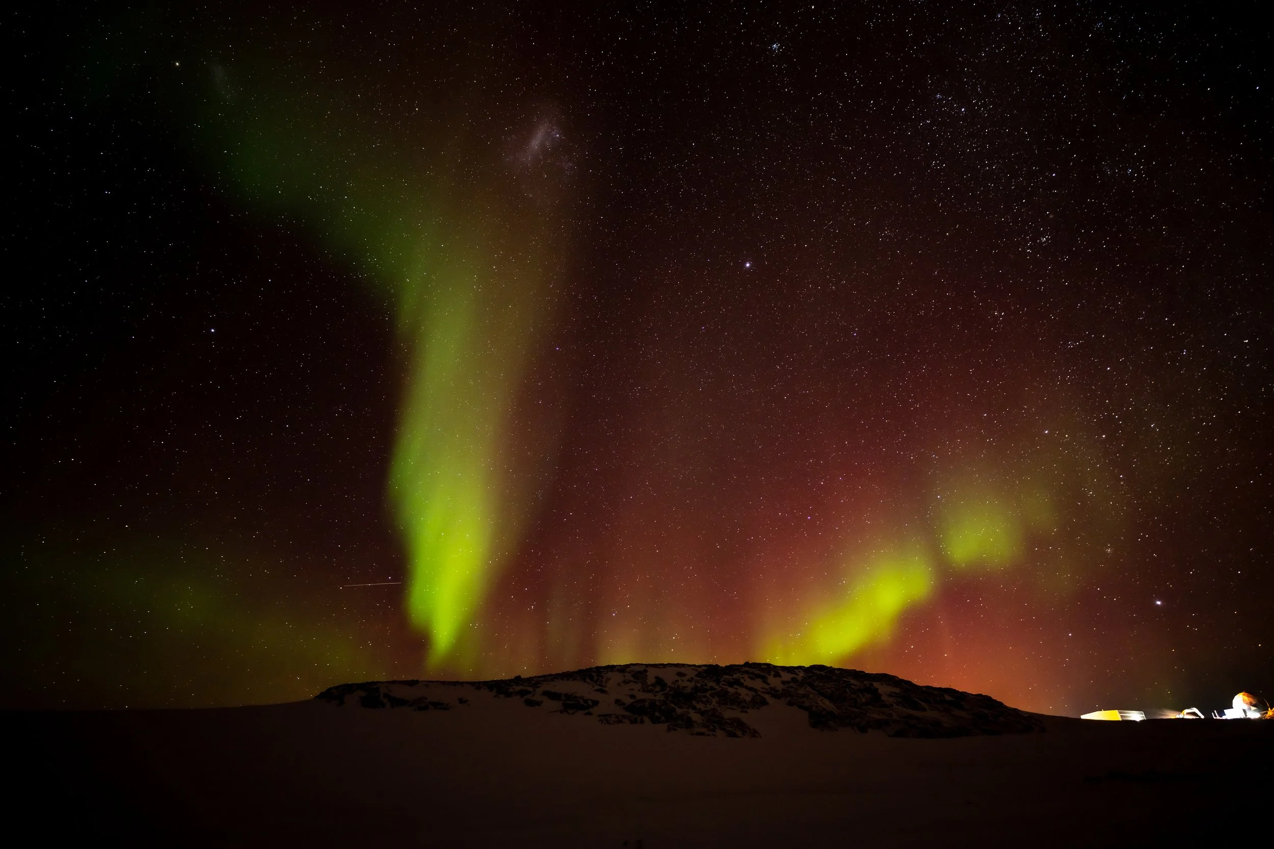 C377 - 25th of June 7:52 pm - this very expansive Aurora to the south was taken whilst on the sea ice