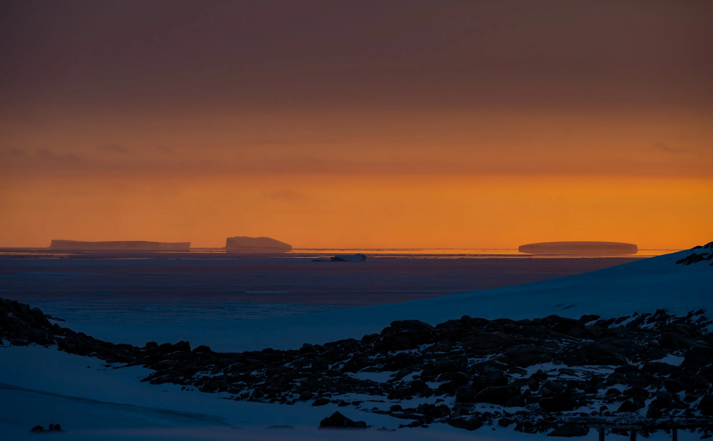 C412 - 14th of July 2:28 pm - Sunset over Ice bergs in Newcomb Bay