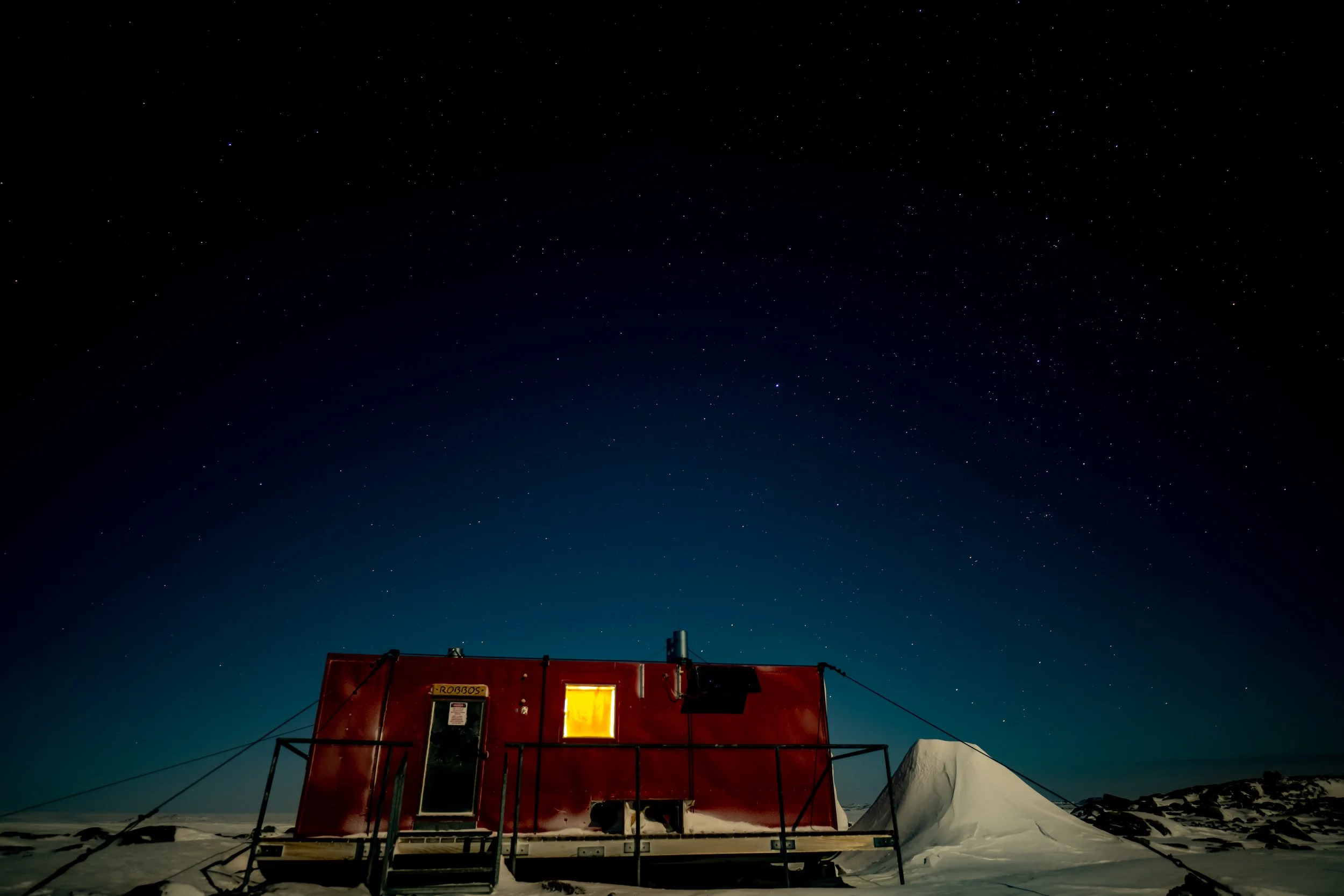 C415 - 9th of July 10:56 pm - Clear night sky over Robbos Hut