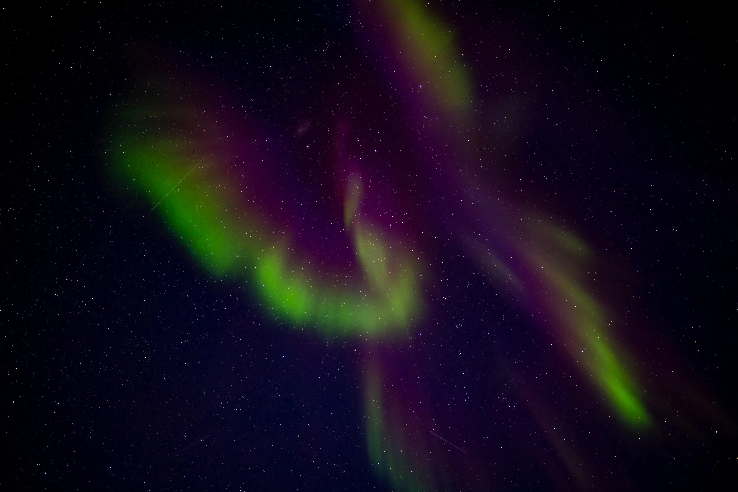 C416 - 10th of July 7:59 am - Strong early morning Aurora overhead of Casey